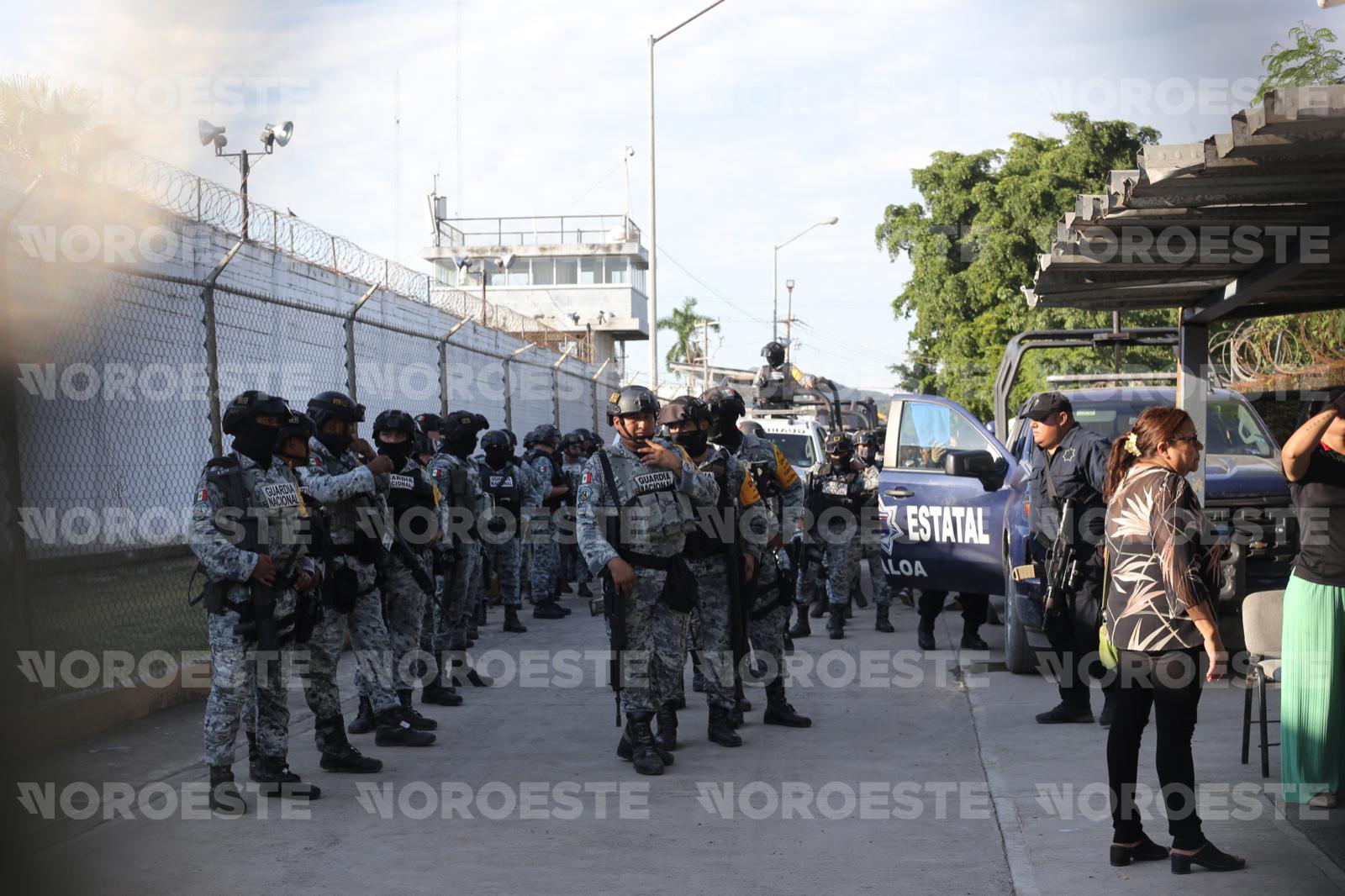 $!Suman 12 muertos en el penal de Mazatlán tras nueva riña y familiares muestran inconformidad
