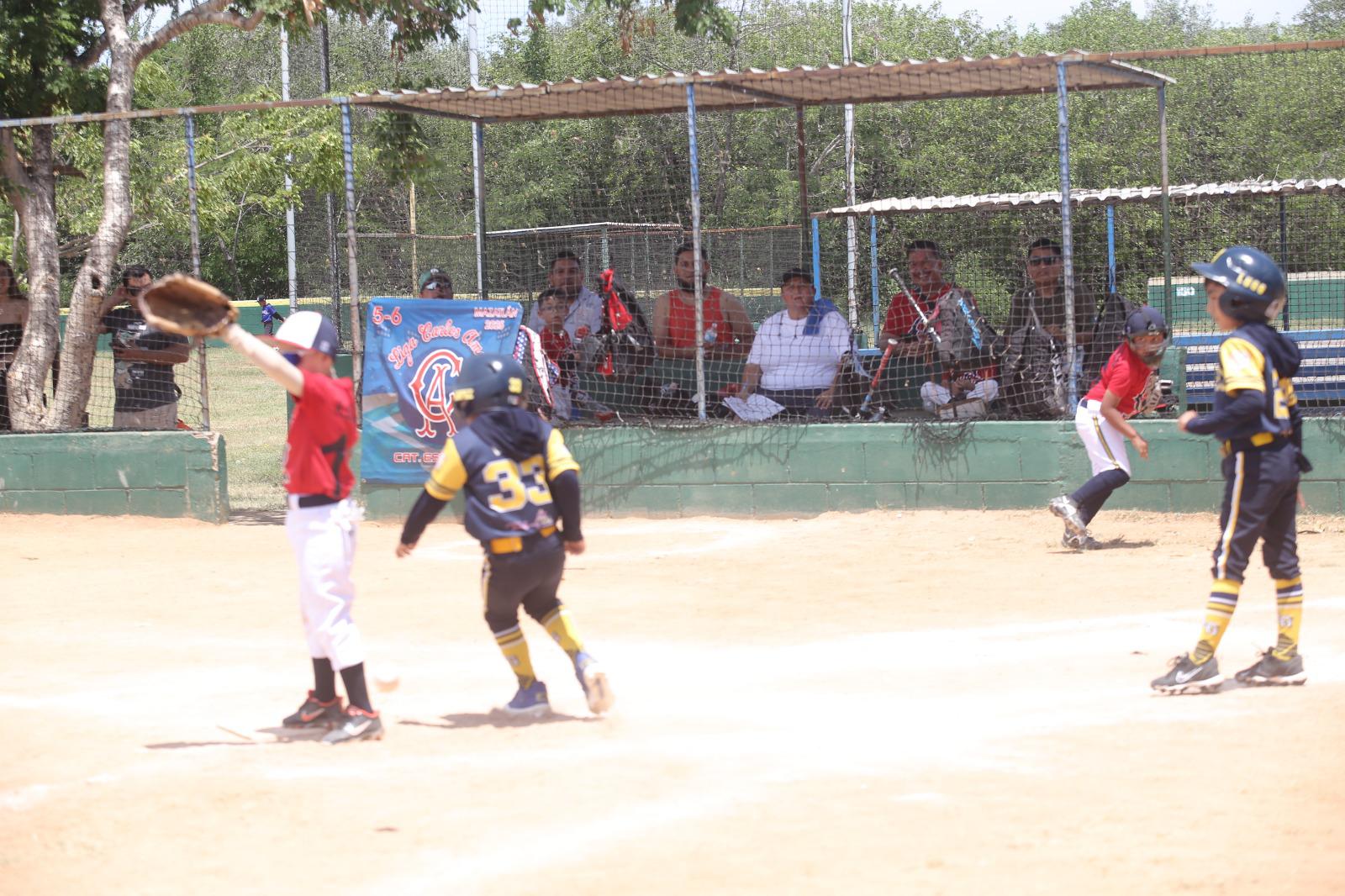 $!Equipos rojos sacan la casta por Mazatlán en una dura jornada del Nacional de Beisbol de Regiones y Ligas 2025