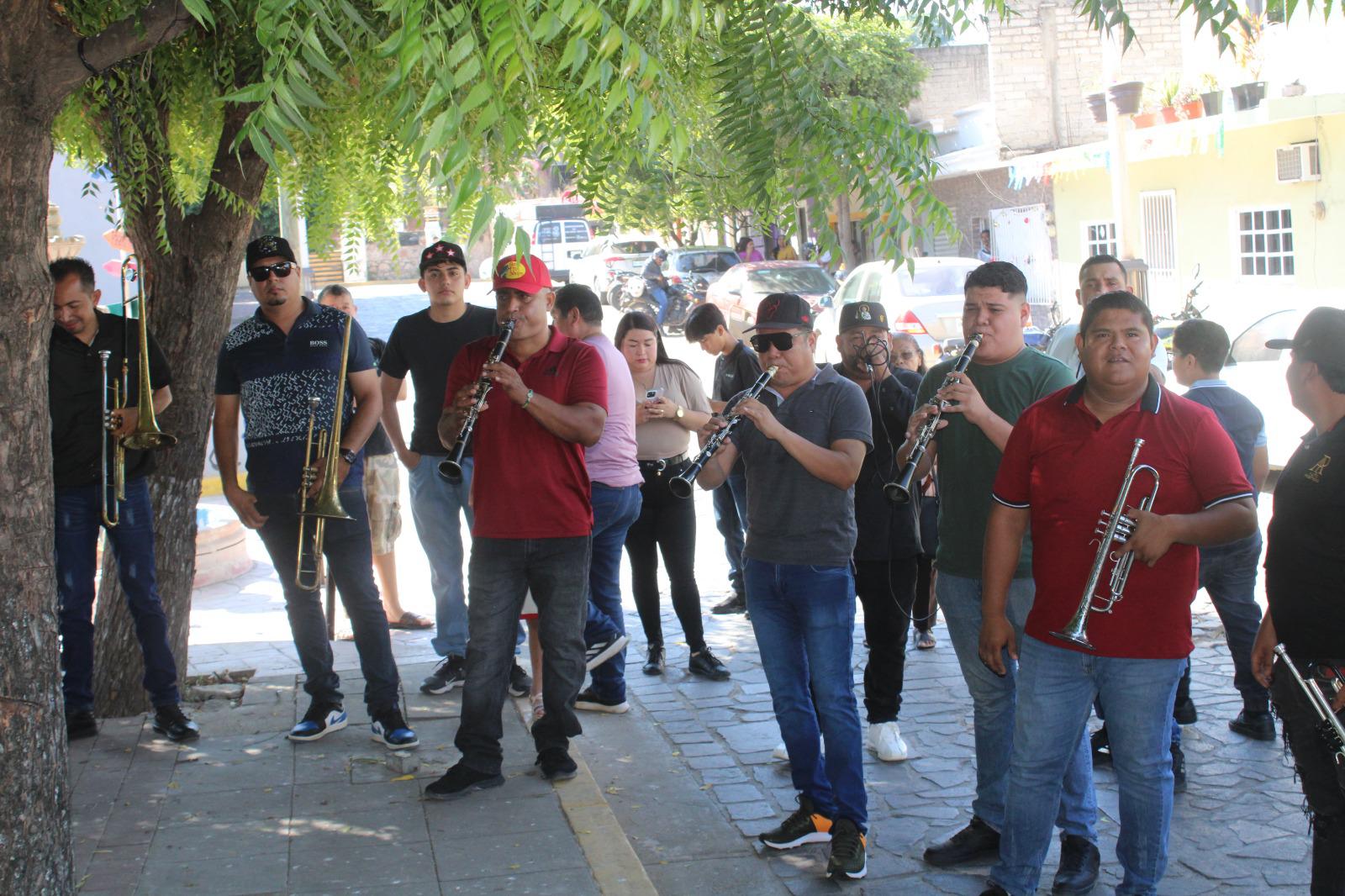 $!Músicos de Rosario celebran a Santa Cecilia con procesión y misa; le piden que haya trabajo