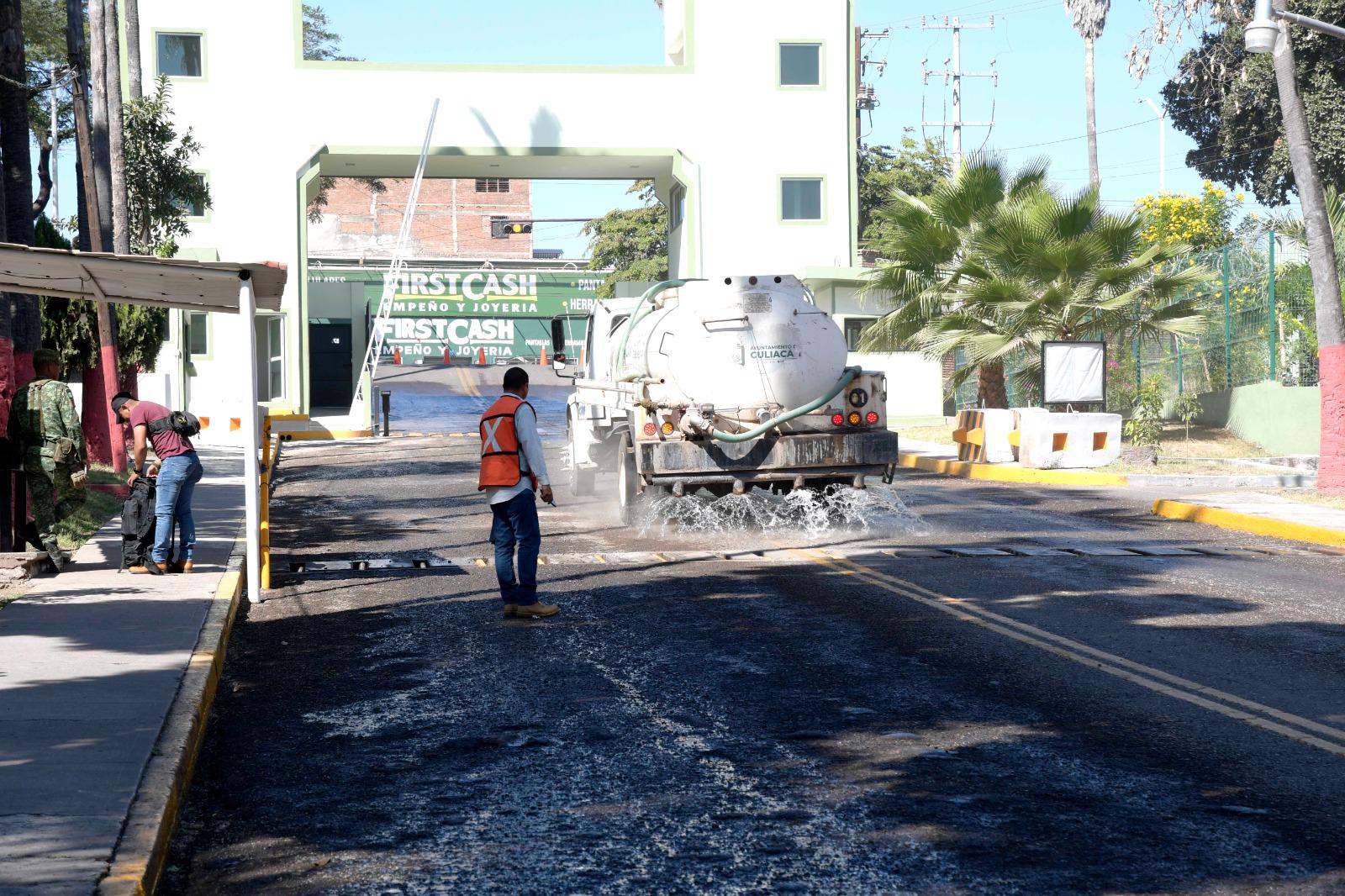 $!Reencarpetan calles del sector norte en Culiacán