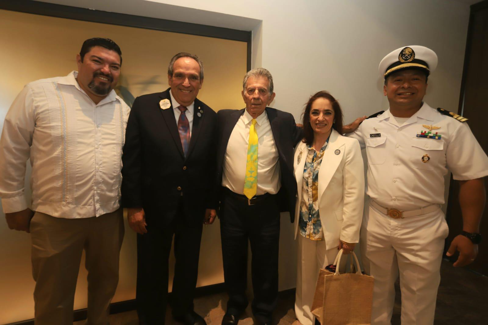 $!Alí Zamudio, Victor Hugo González Villareal, Arturo Martínez, Jeanett Name de González y Víctor Mora Castillo.