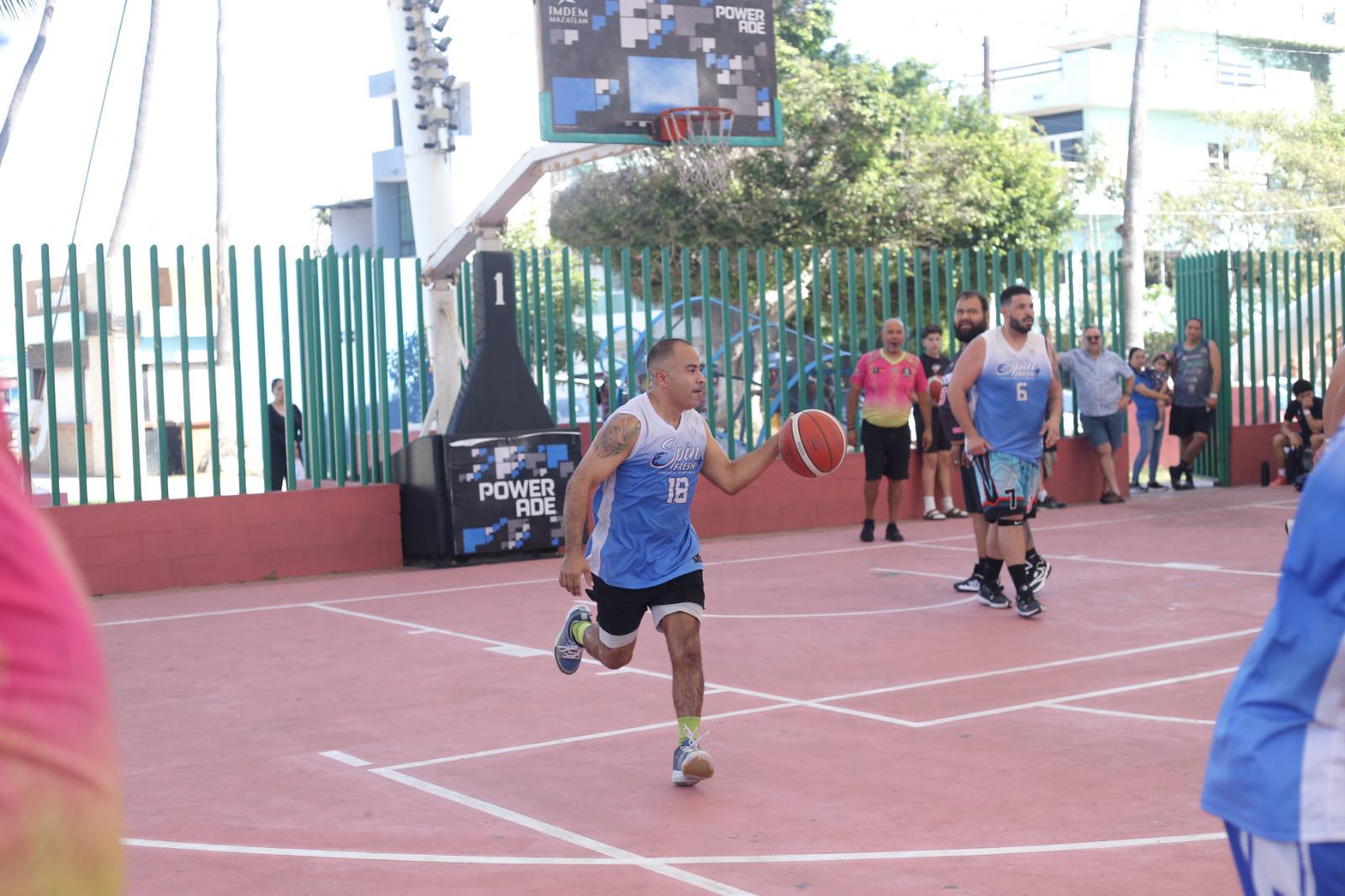 $!Spin Fresh mantiene paso perfecto en Copa Navideña de Baloncesto