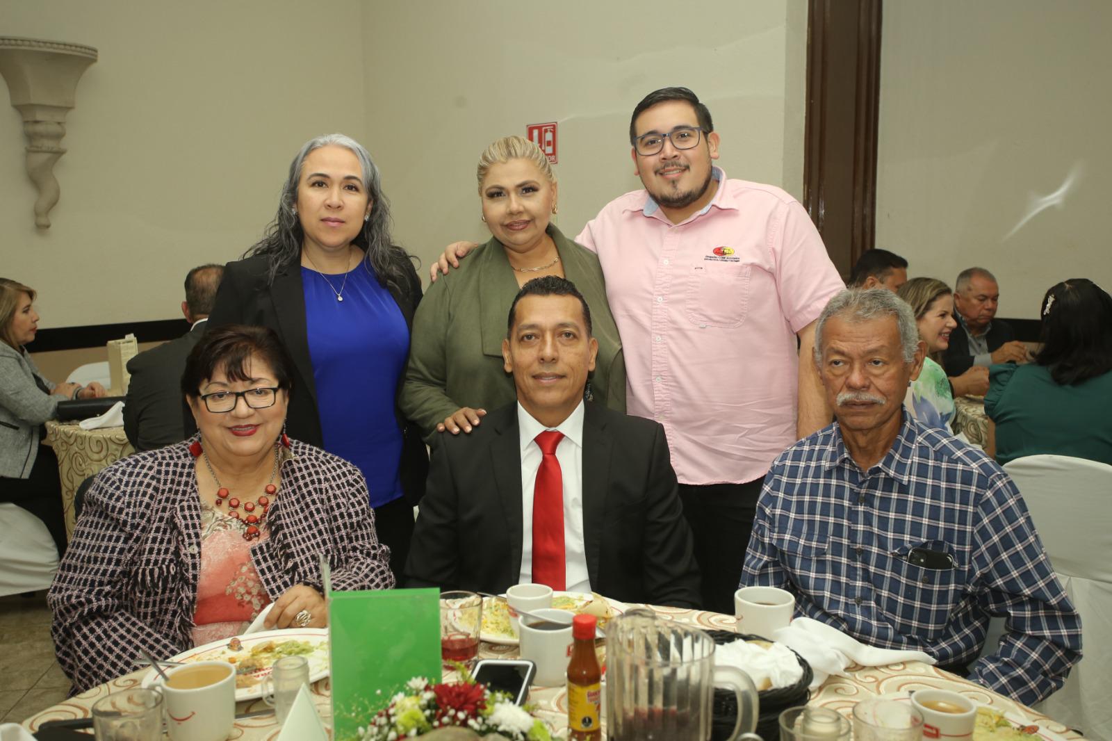 $!Perla Bernal, Silvia Mayorquín, Jesús Bernal, Rogelia Soto, José Natividad Portillo y Luis Alberto Ureña.