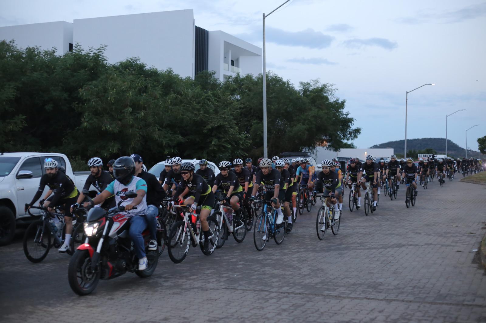 $!Ciclotour Mazatlán celebra 15 años con más de 1,500 ciclistas