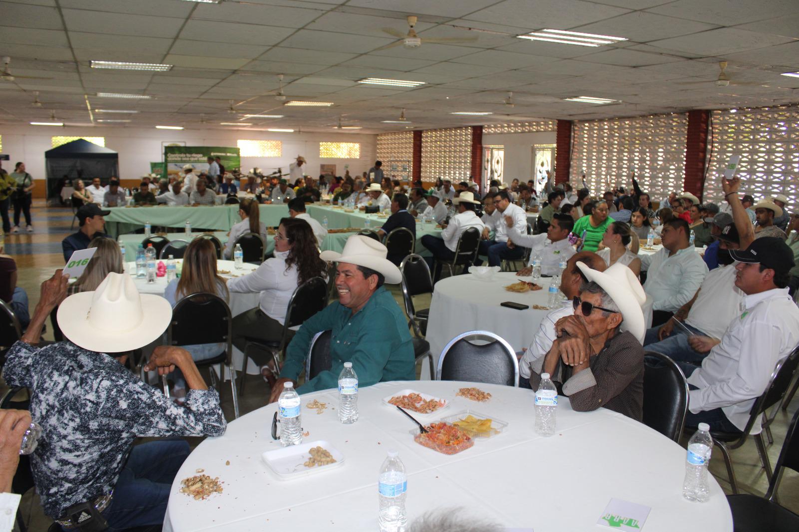 $!Agricultores del Río Baluarte rinden informe con logros y alertas para el campo