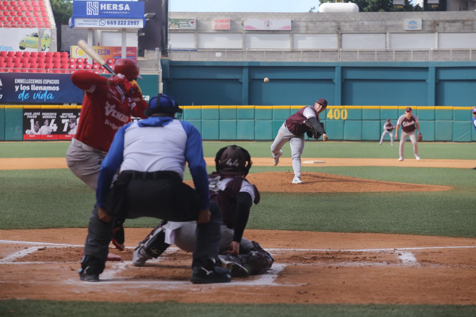 $!Tomateros le da la vuelta a Venados en el puerto