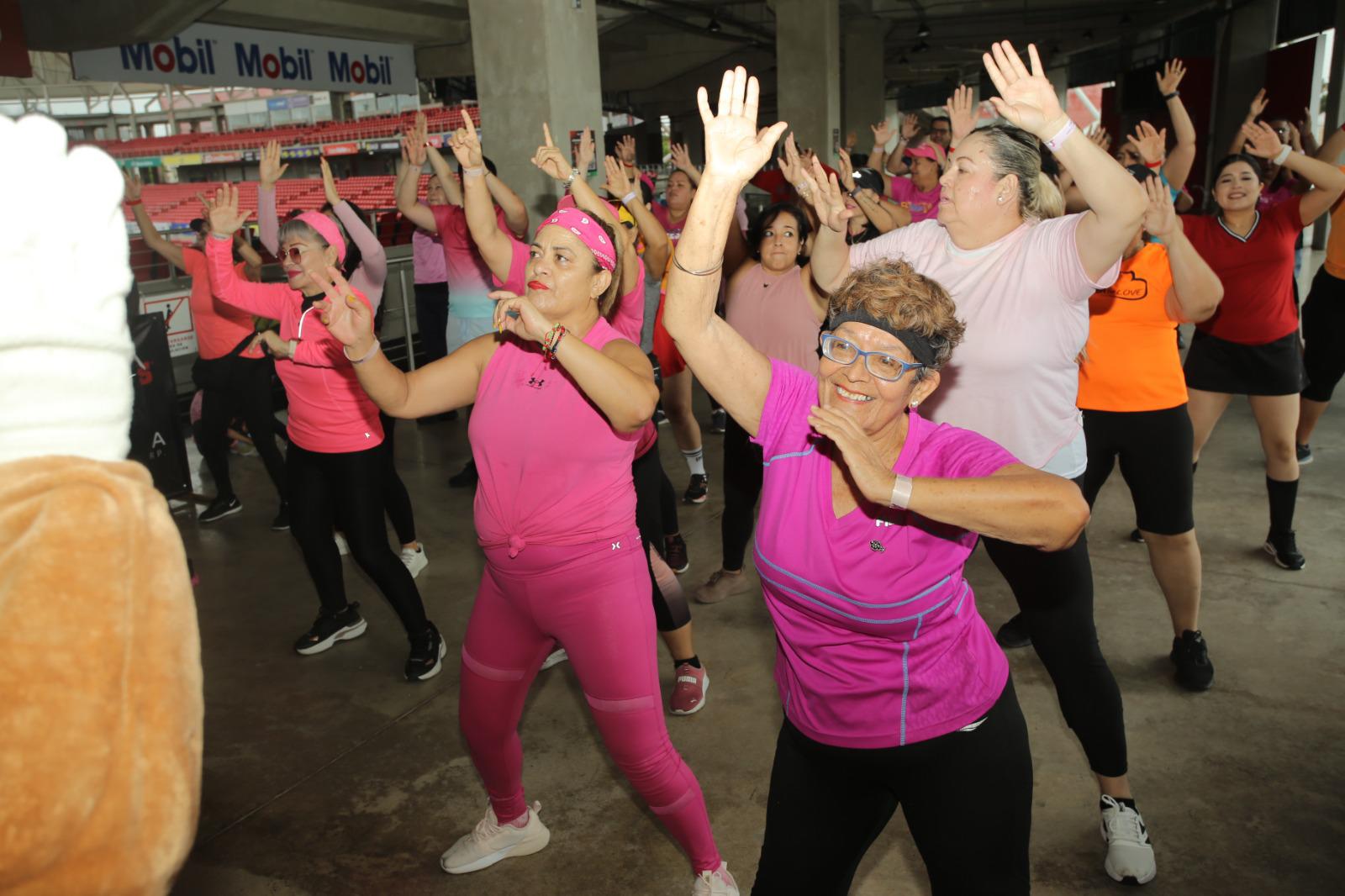 $!Apoya Venados de Mazatlán causa de Casa Valentina con máster class de zumba y bailes rítmicos