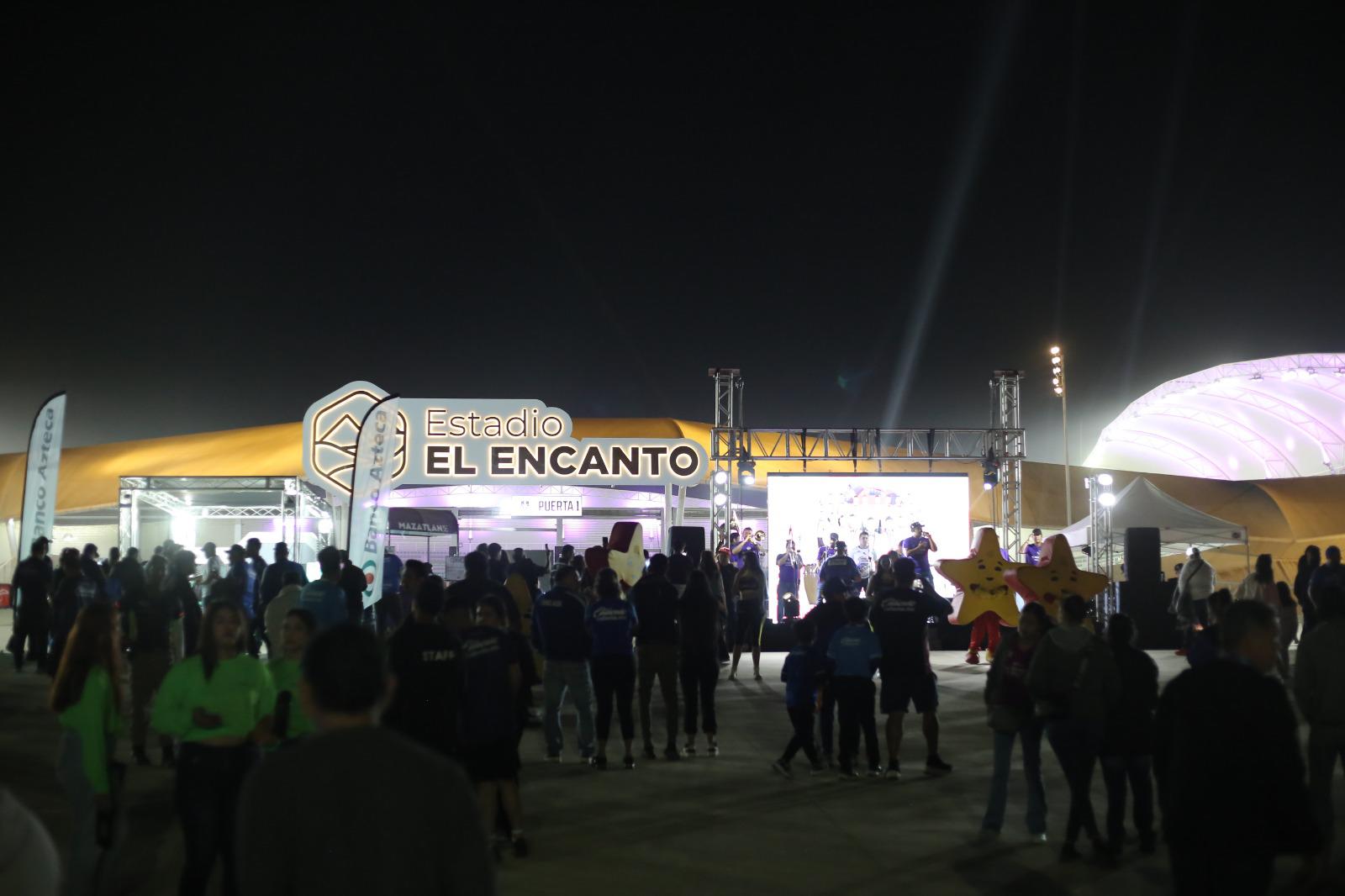 $!La hinchada se hace presente para el choque entre Mazatlán y Cruz Azul