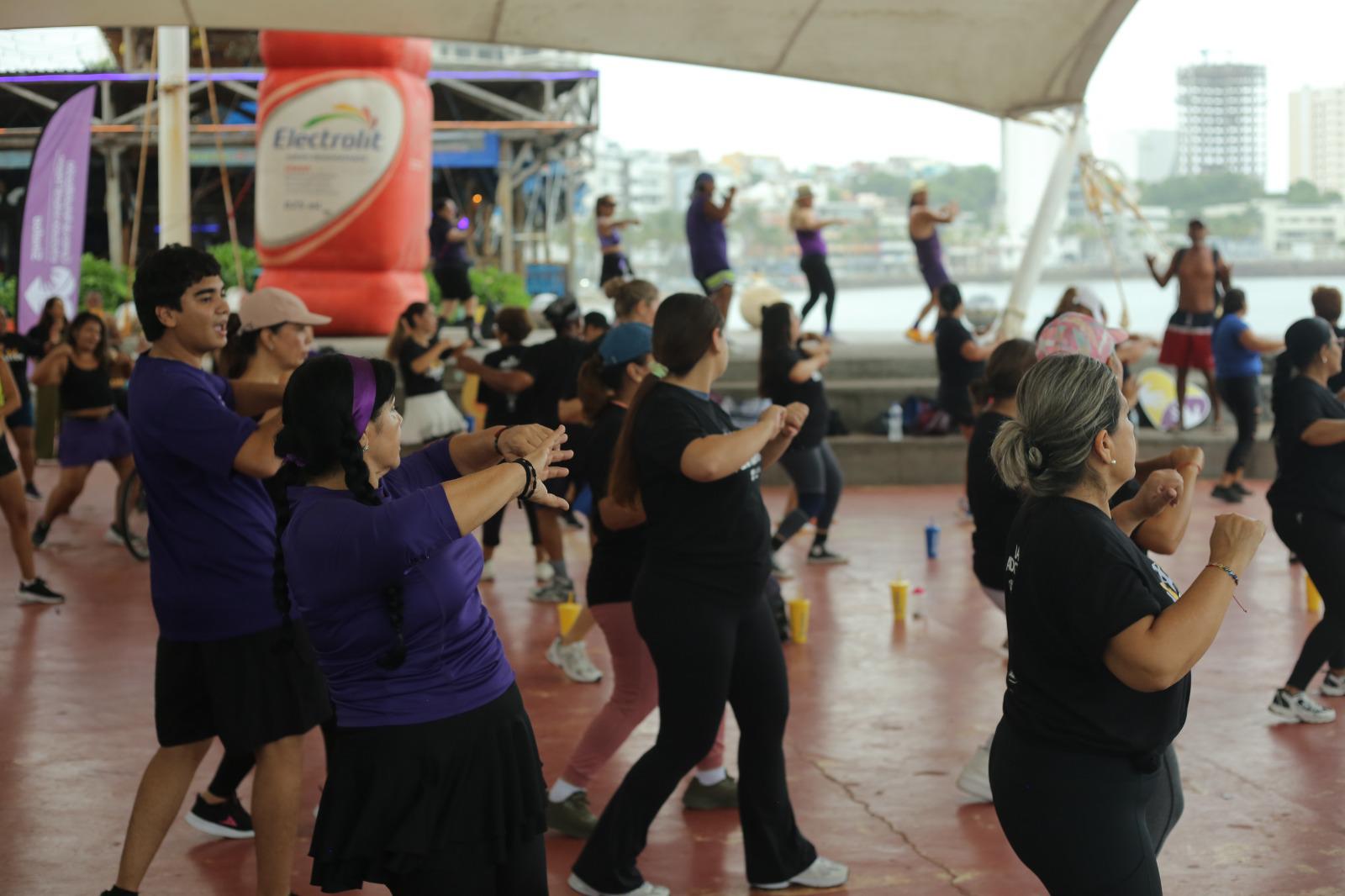 $!Celebra CRIT Sinaloa su primer ‘Zumbatón con causa’ al son de los ritmos latinos