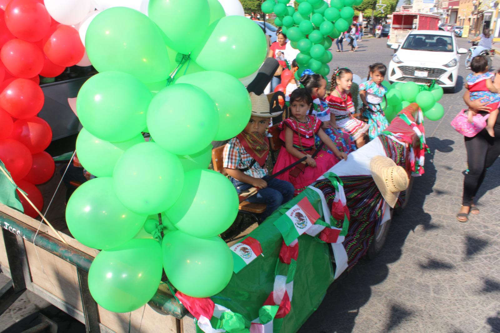 $!Niños de Preescolar de Rosario adelantan festejo revolucionario con desfile y kermés