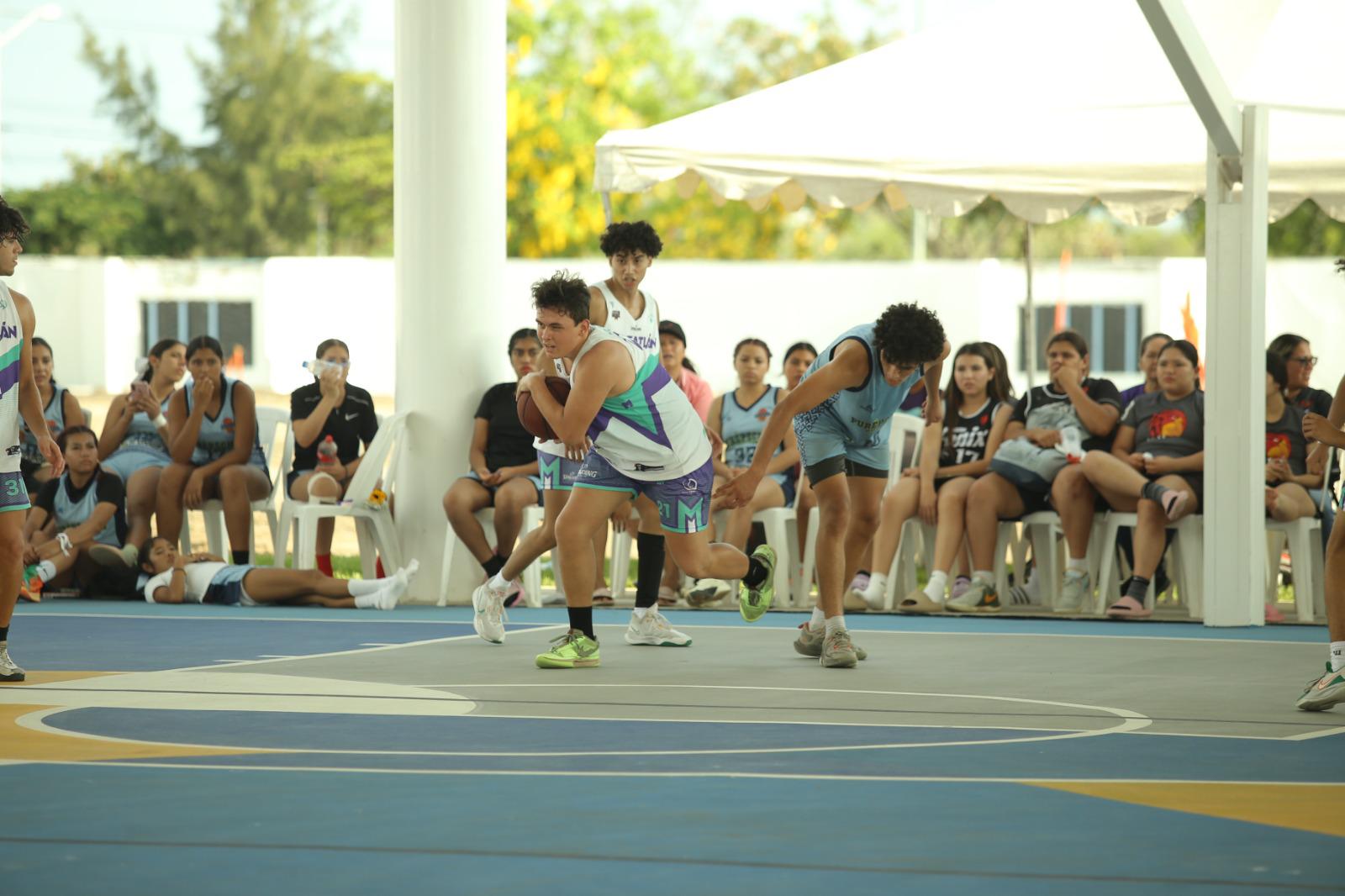 $!Plebes Basketball se adueña de rama varonil de Nacional Academias