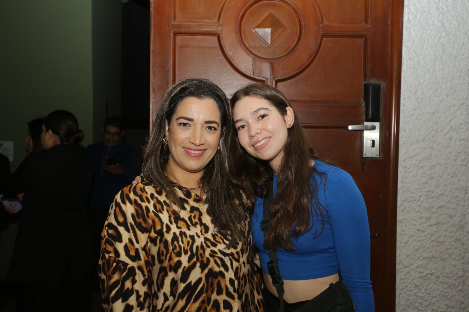 $!Gabriela Velderráin y Gabriela Fierro.