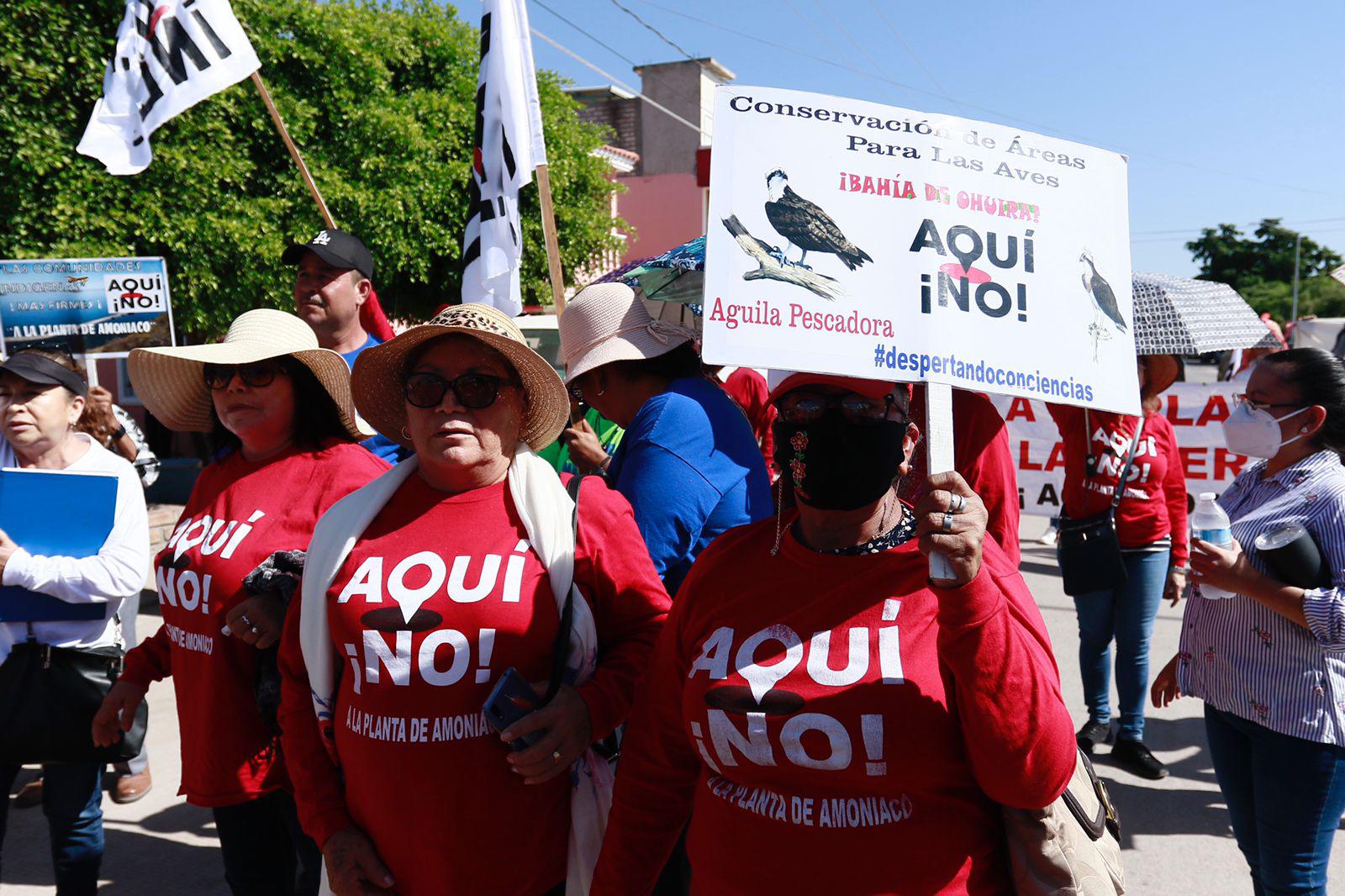 $!Protestan contra la planta de amoniaco de Topolobampo en visita presidencial en Guamúchil