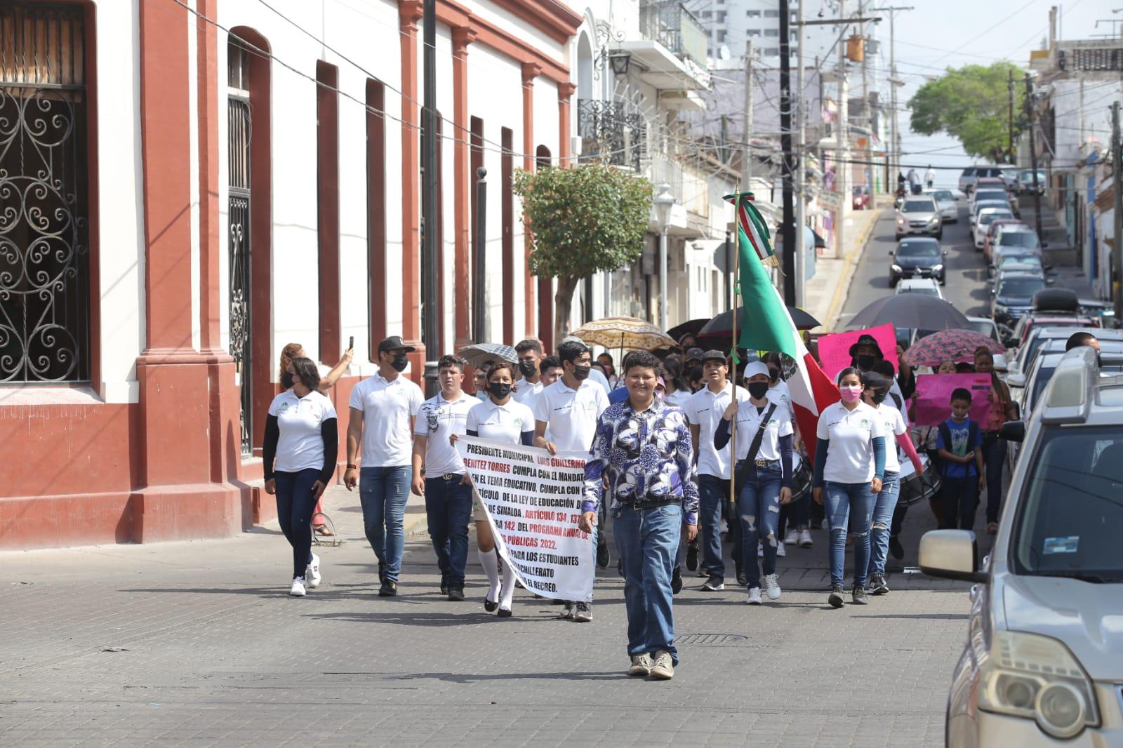 $!Habitantes de Mármol protestan y exigen al Gobierno de Mazatlán les mejore escuela