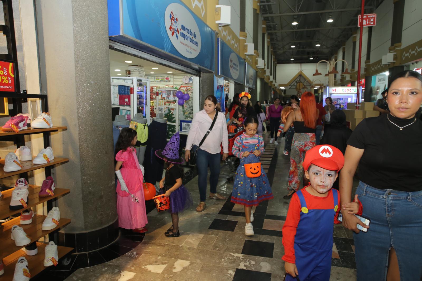 $!Monstruos y fantasmas disfrutan de un divertido Halloween en Mazatlán