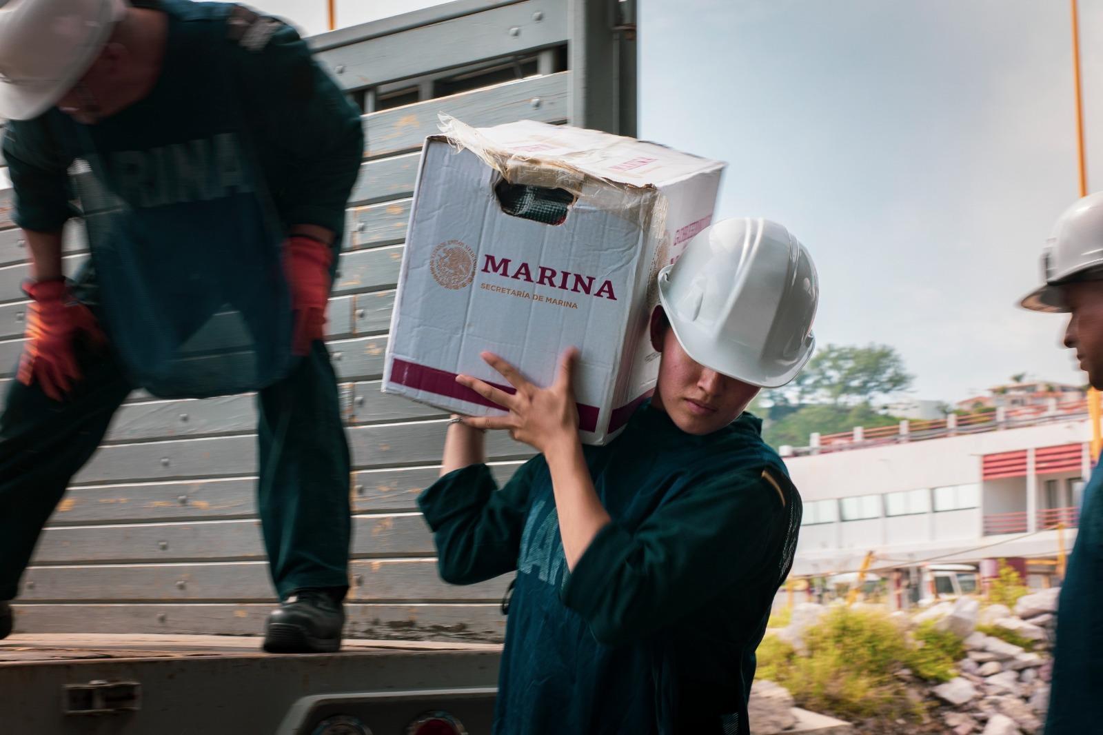 $!Lleva Marina despensas y agua a comunidades afectadas de Sinaloa y Sonora