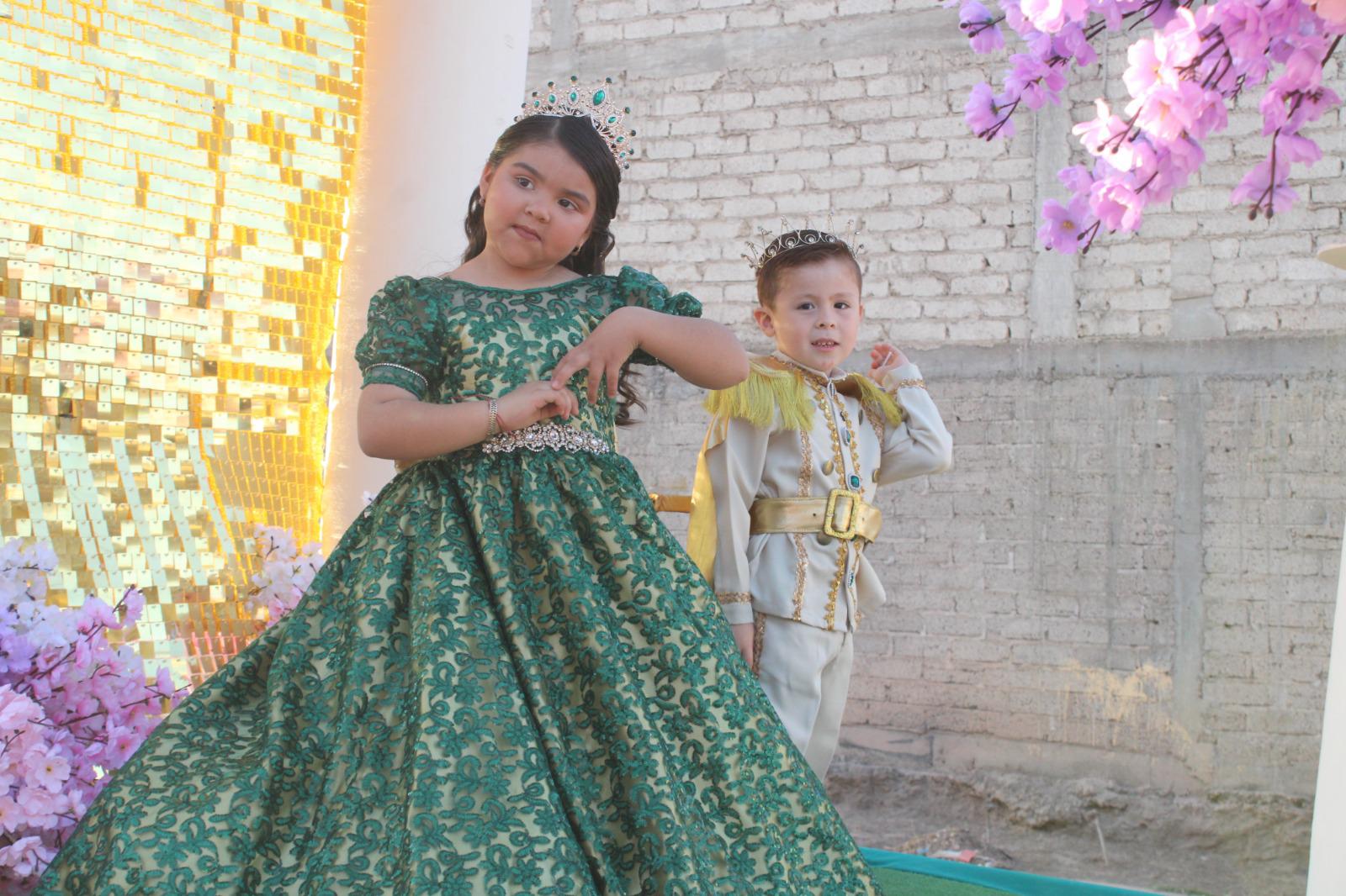$!Disfrutan familias desfile de las tradicionales fiestas de marzo en Aguaverde, en Rosario