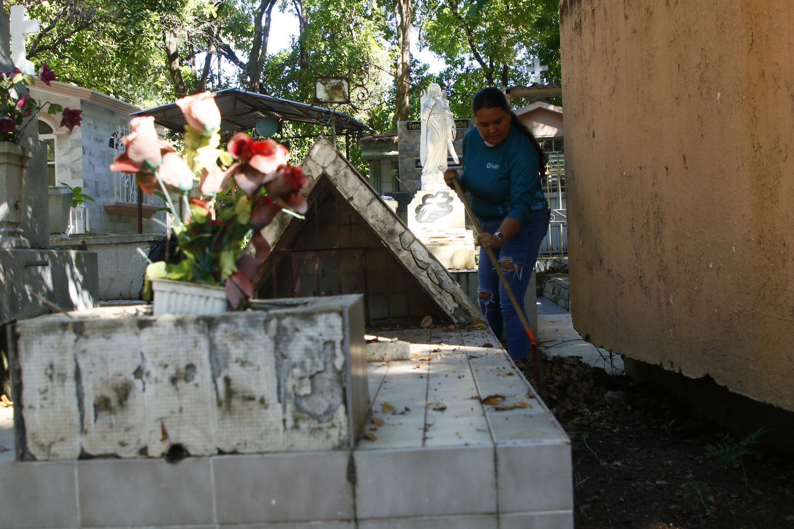 $!Preparan panteones municipales de Culiacán para el Día de Muertos