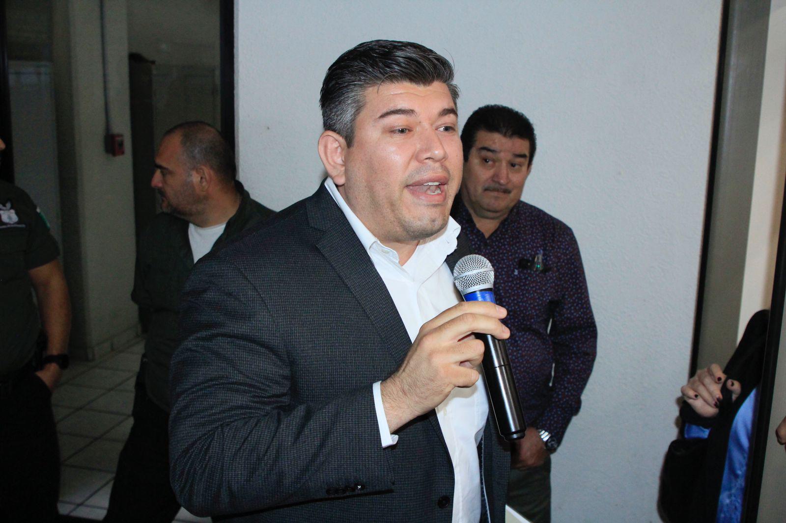 $!Abogado de la UAS denuncia agresiones de agentes de la Fiscalía