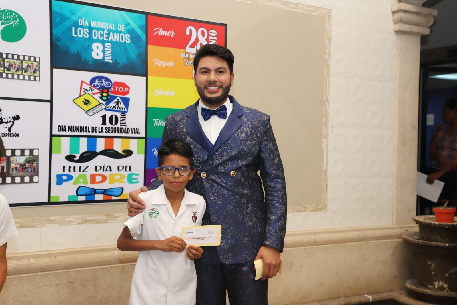 $!Elota entrega becas de ciclo escolar 2024–2025 y se alista para sumarse al programa ‘Rita Cetina’ en agosto