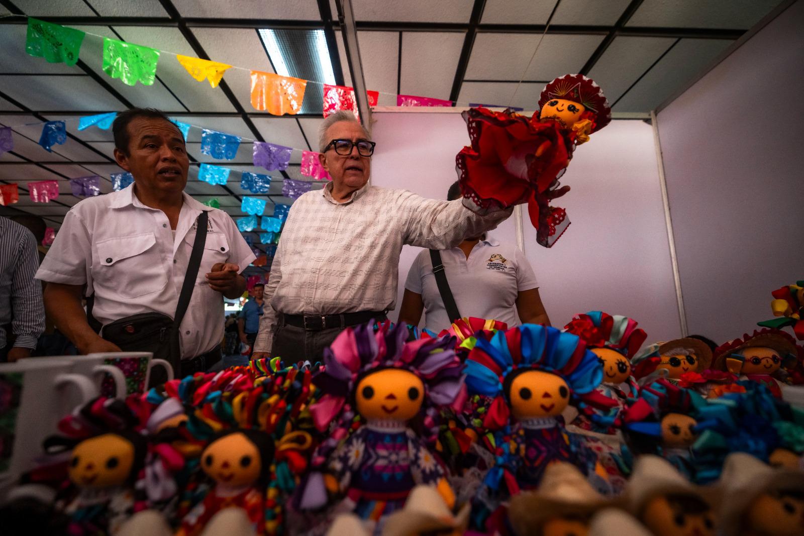 $!Entregan apoyos para actividades productivas de comunidades indígenas en Sinaloa