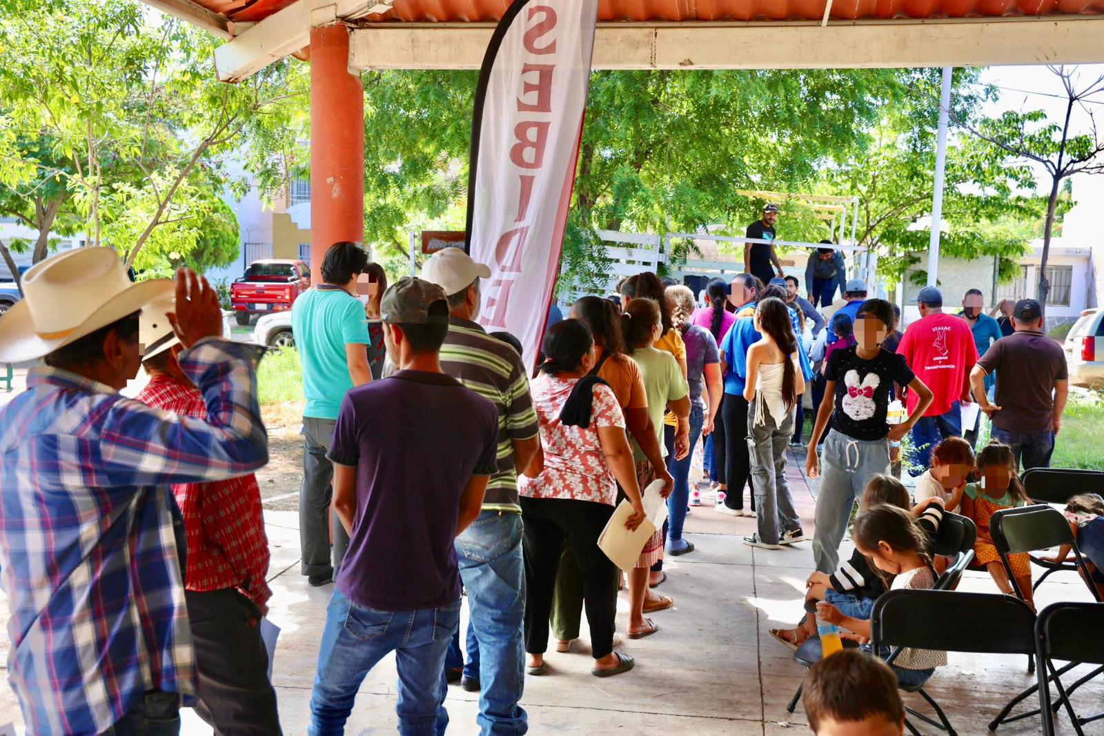 $!Gobierno de Sinaloa refuerza atención a familias desplazadas por la violencia de Culiacán y Badiraguato