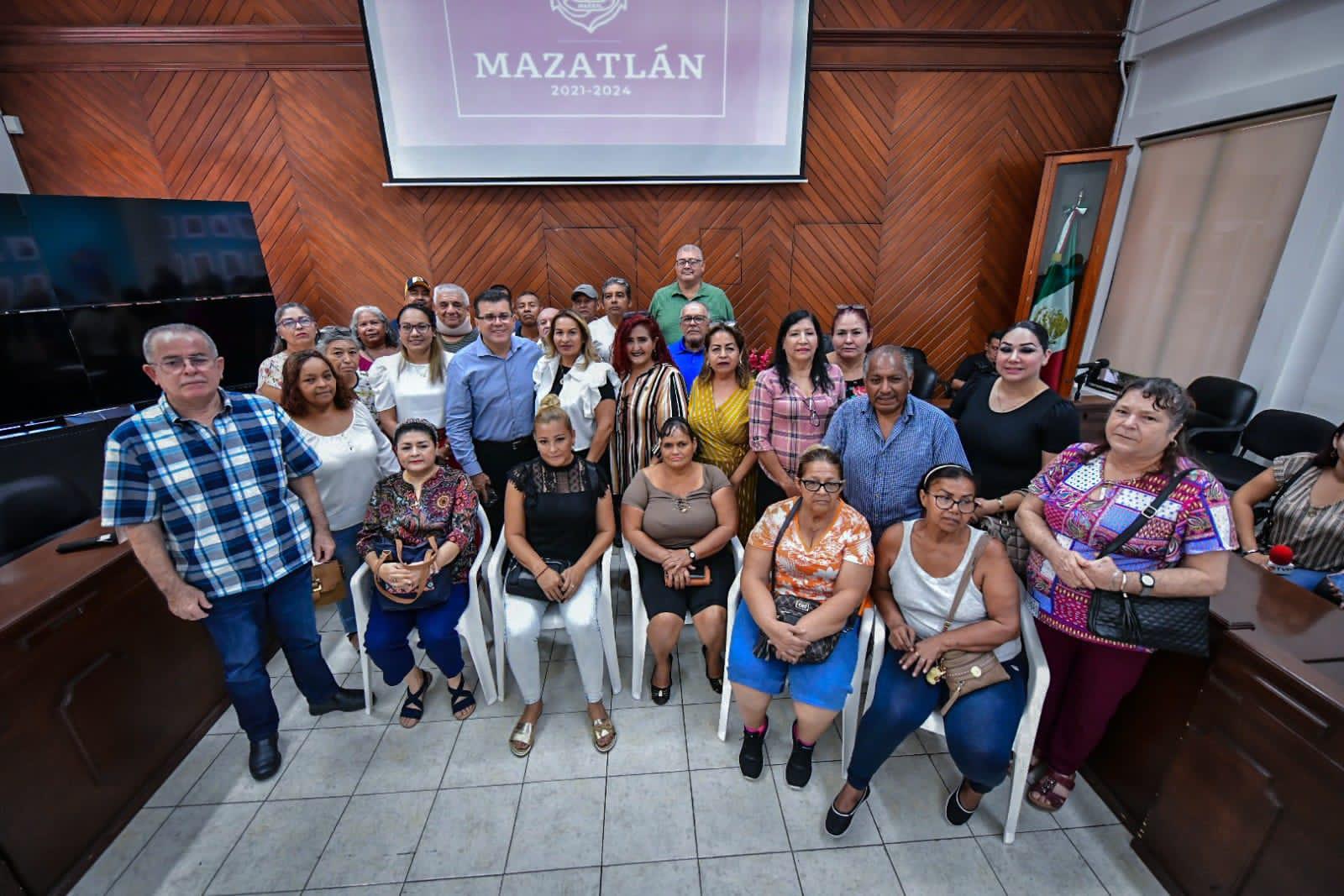$!Se reúnen policías jubilados y viudas con autoridades municipales, en Mazatlán