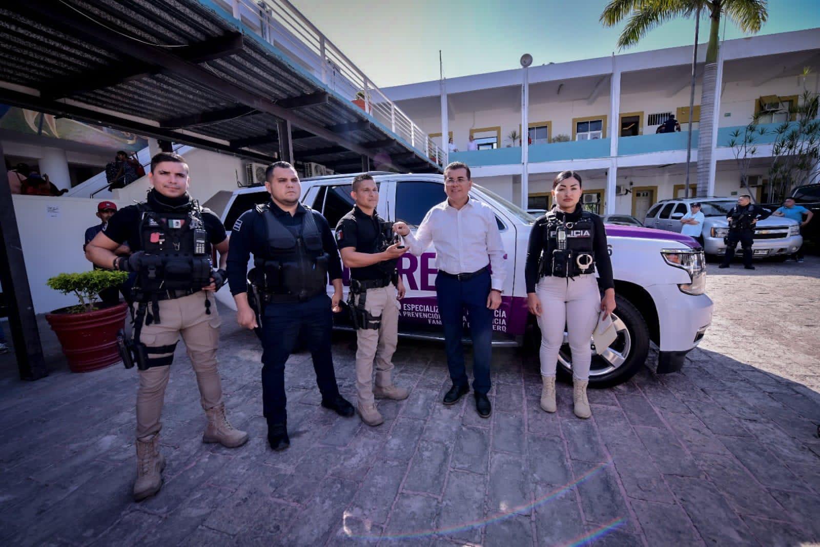 $!Camioneta que usaba ‘El Químico’ ahora será para prevenir violencia familiar y de género