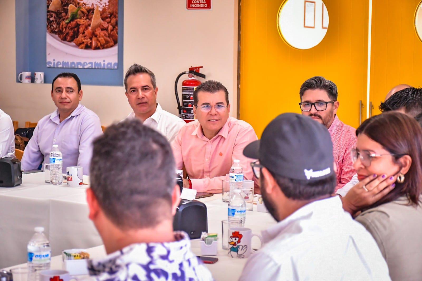 $!Acuerdan restauranteros y Alcalde trabajar juntos por Mazatlán
