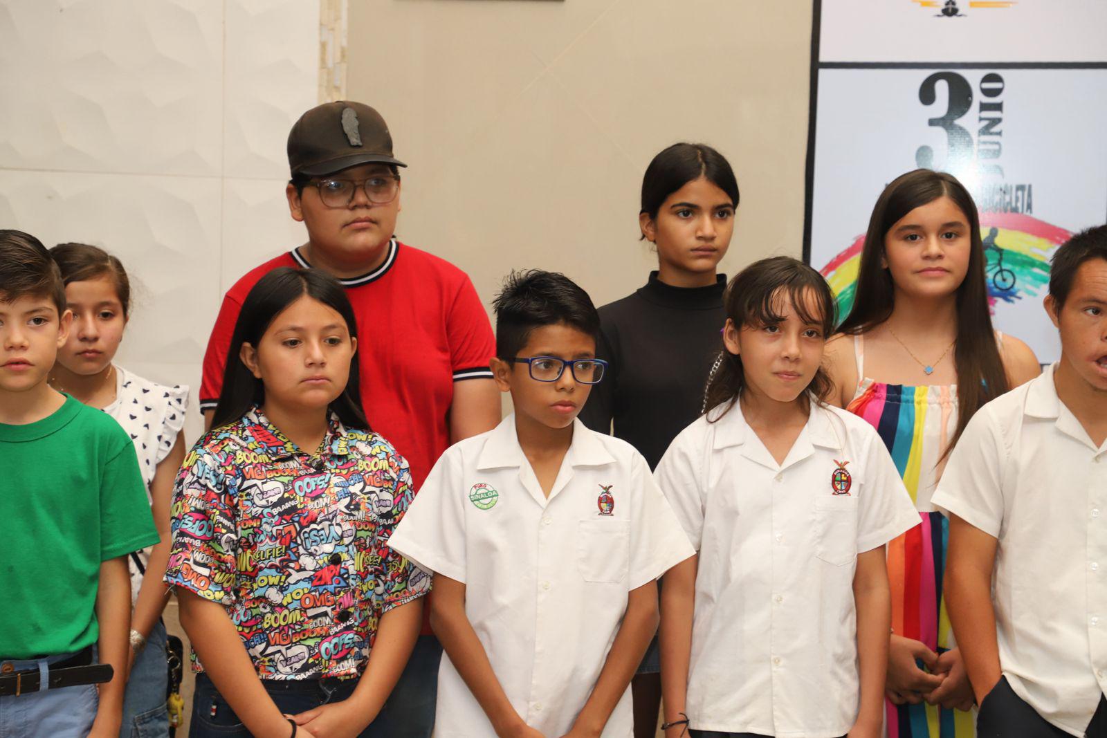 $!Elota entrega becas de ciclo escolar 2024–2025 y se alista para sumarse al programa ‘Rita Cetina’ en agosto