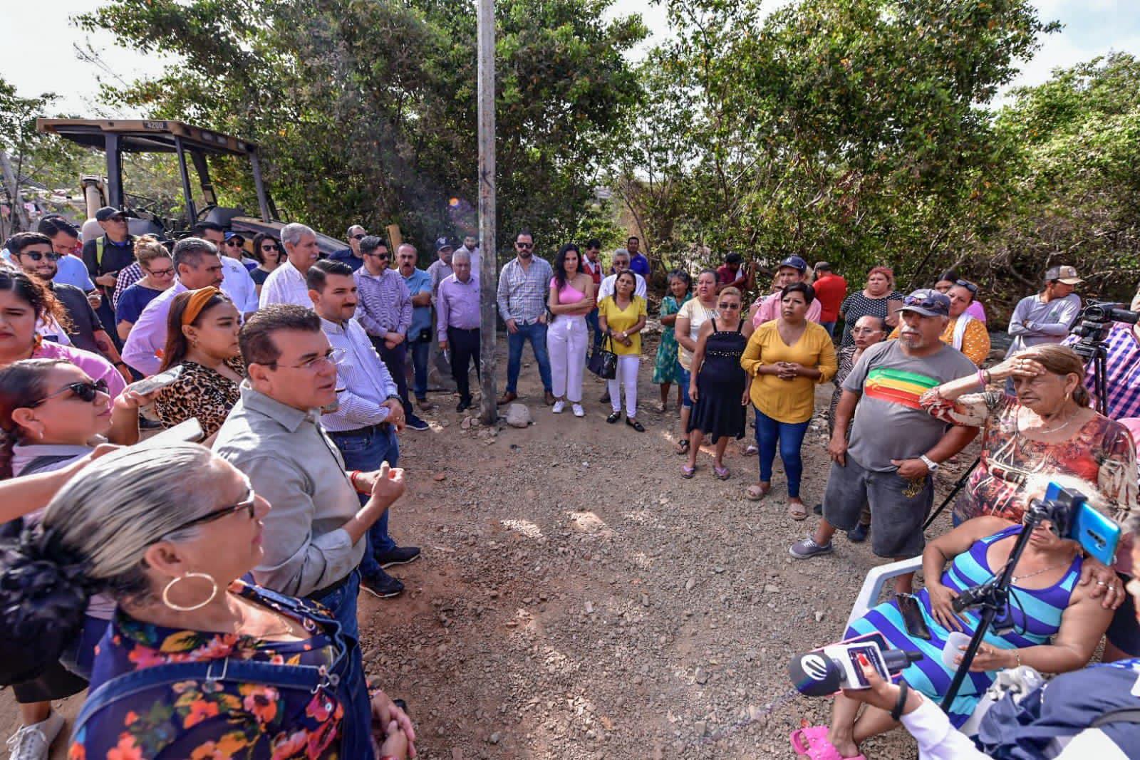 $!Arranca en Mazatlán limpieza de canal pluvial en la Quinta Chapalita