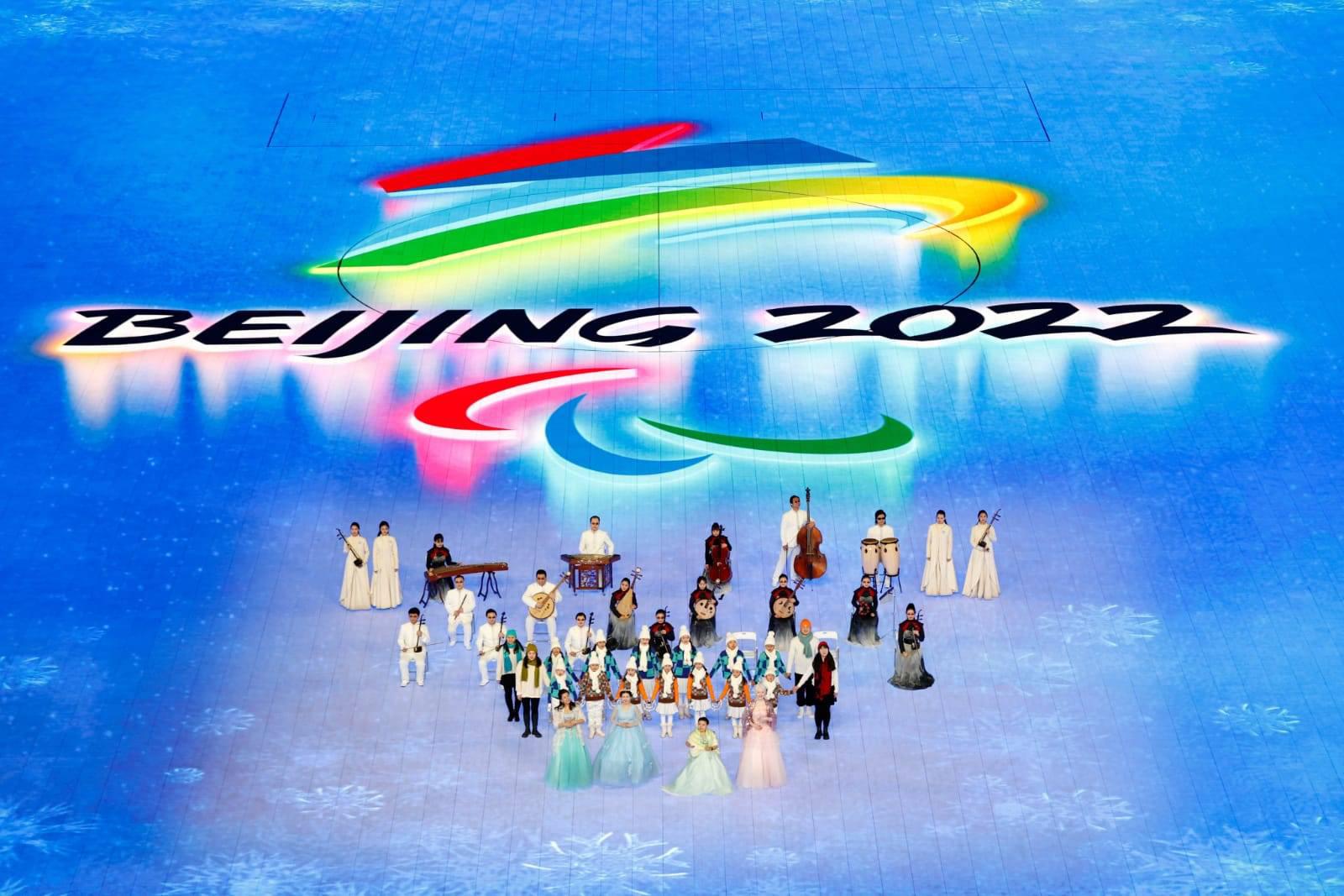 $!Arly Velásquez: Con sombrero charro desfila en inauguración de los Juegos Paralímpicos de Invierno Beijing 2022