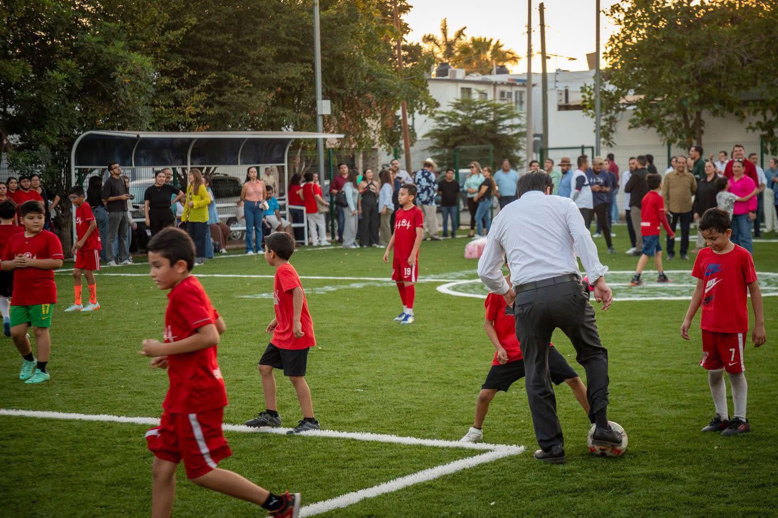 $!Culiacán se suma al ‘Mundial Social’: inauguran cancha en La Puerta y anuncian torneo de futbol