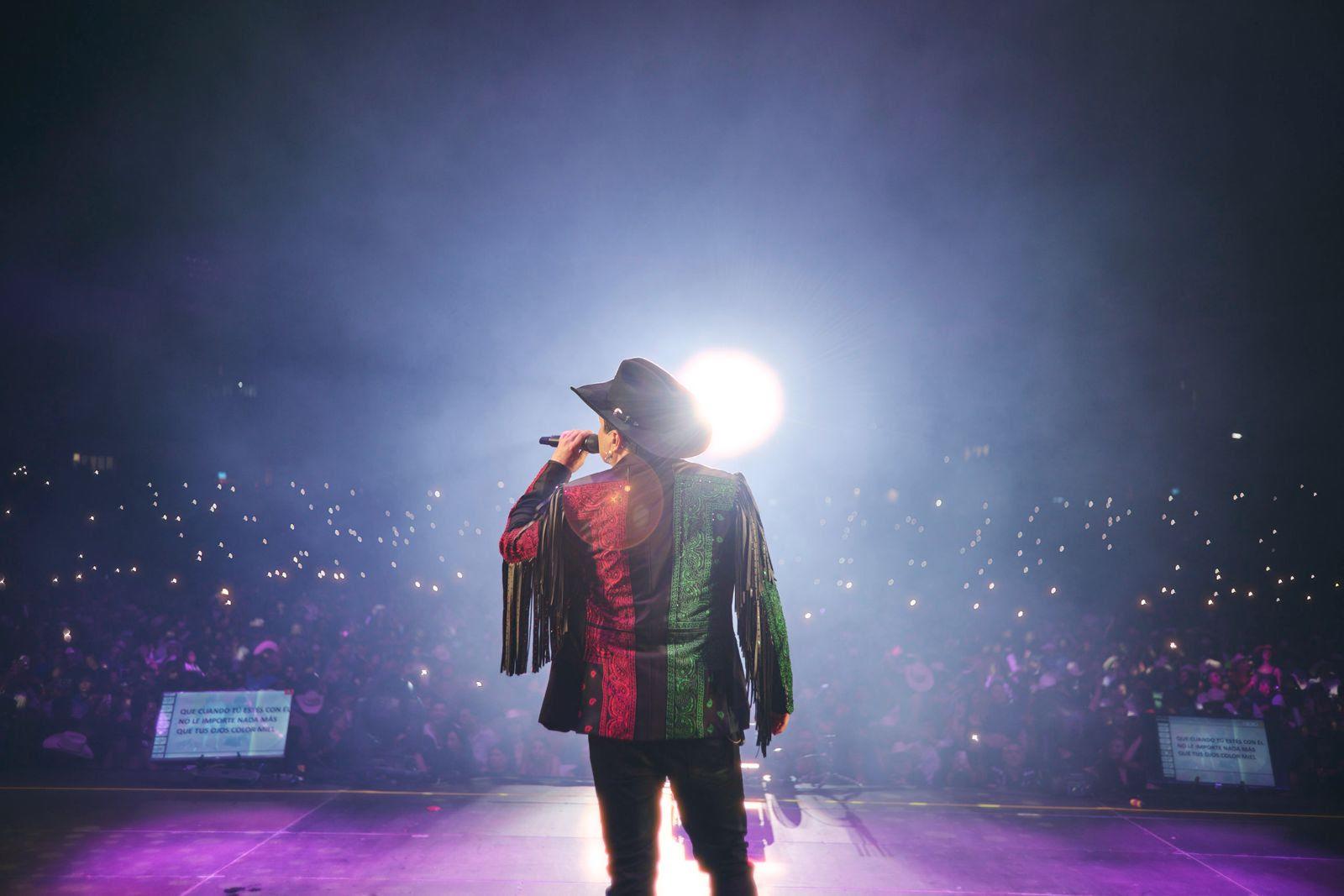 $!El cantante chiapaneco, conocido como “El Rey de la Taquilla”, agradece la entrega del público centroamericano en su reciente gira.