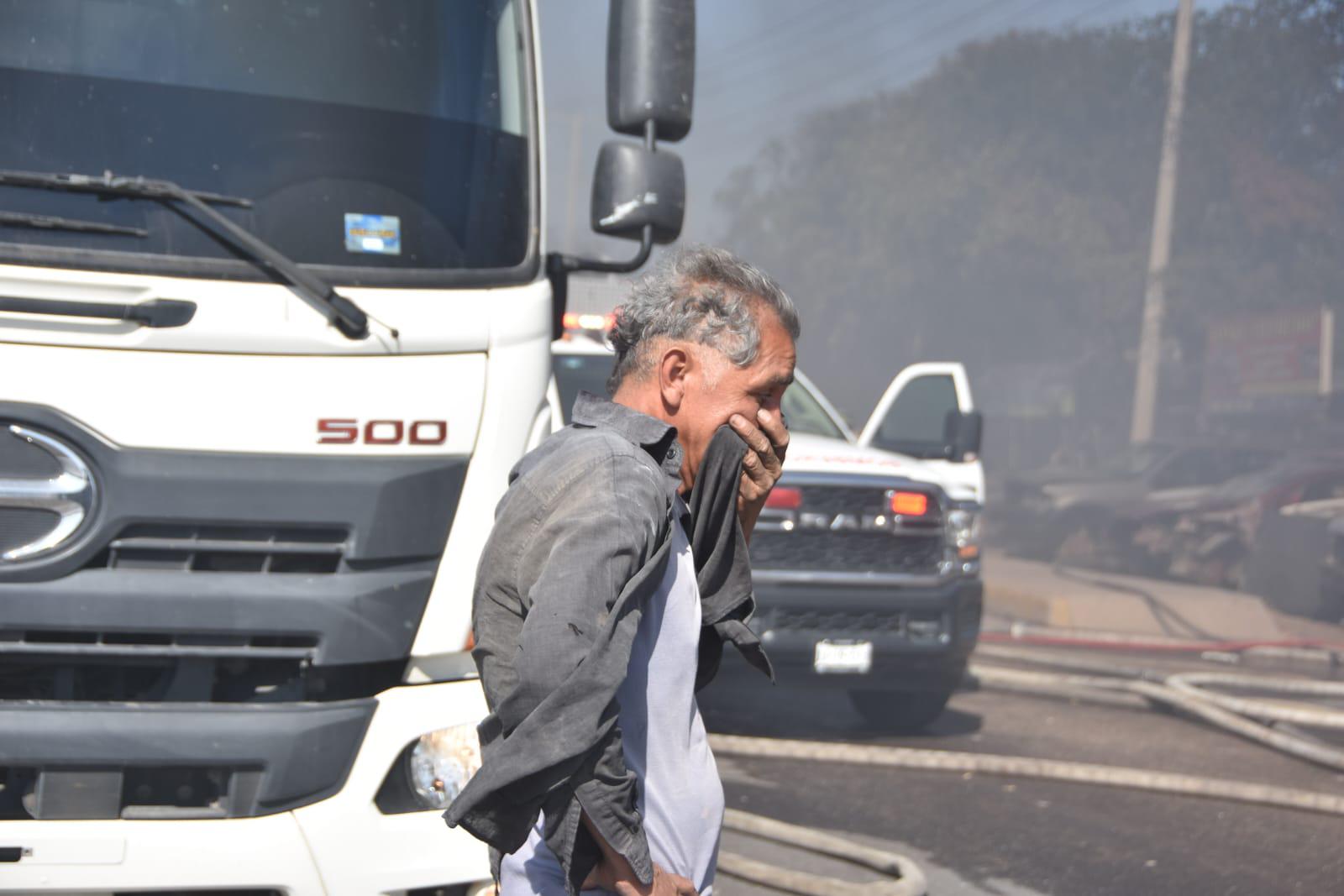 $!Continúan controlando incendio en Culiacán; abren parte de la circulación