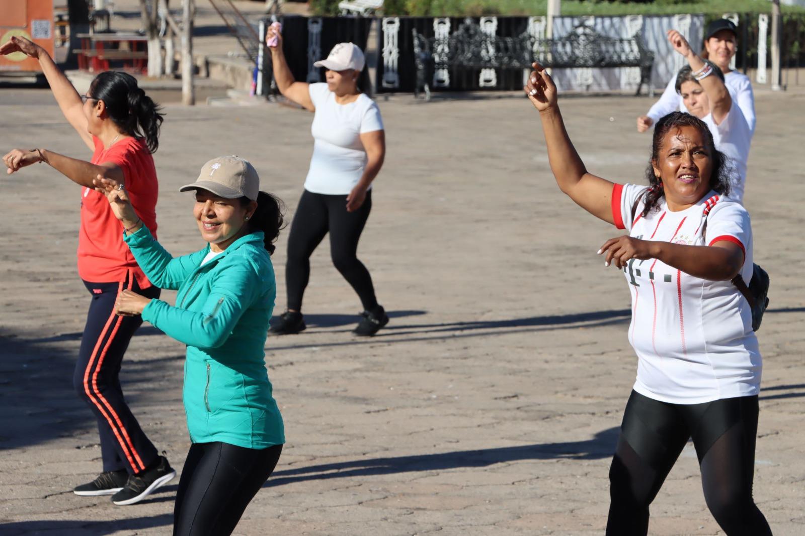 $!Imparten máster class de zumba en El Rosario