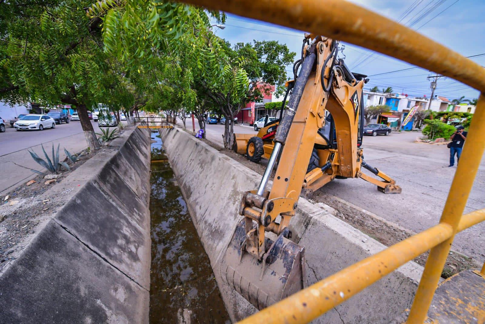$!Después de 30 años, repararán canal del Fraccionamiento Alarcón, en Mazatlán