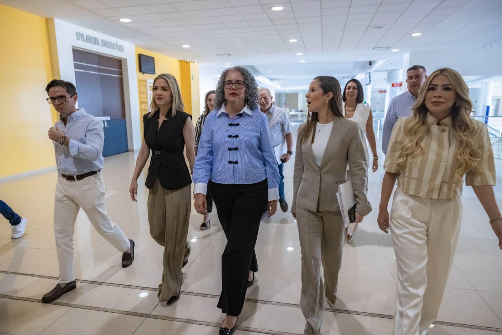 $!Acuerdan gobierno y empresarios estrategia para recuperar seguridad y turismo en Mazatlán