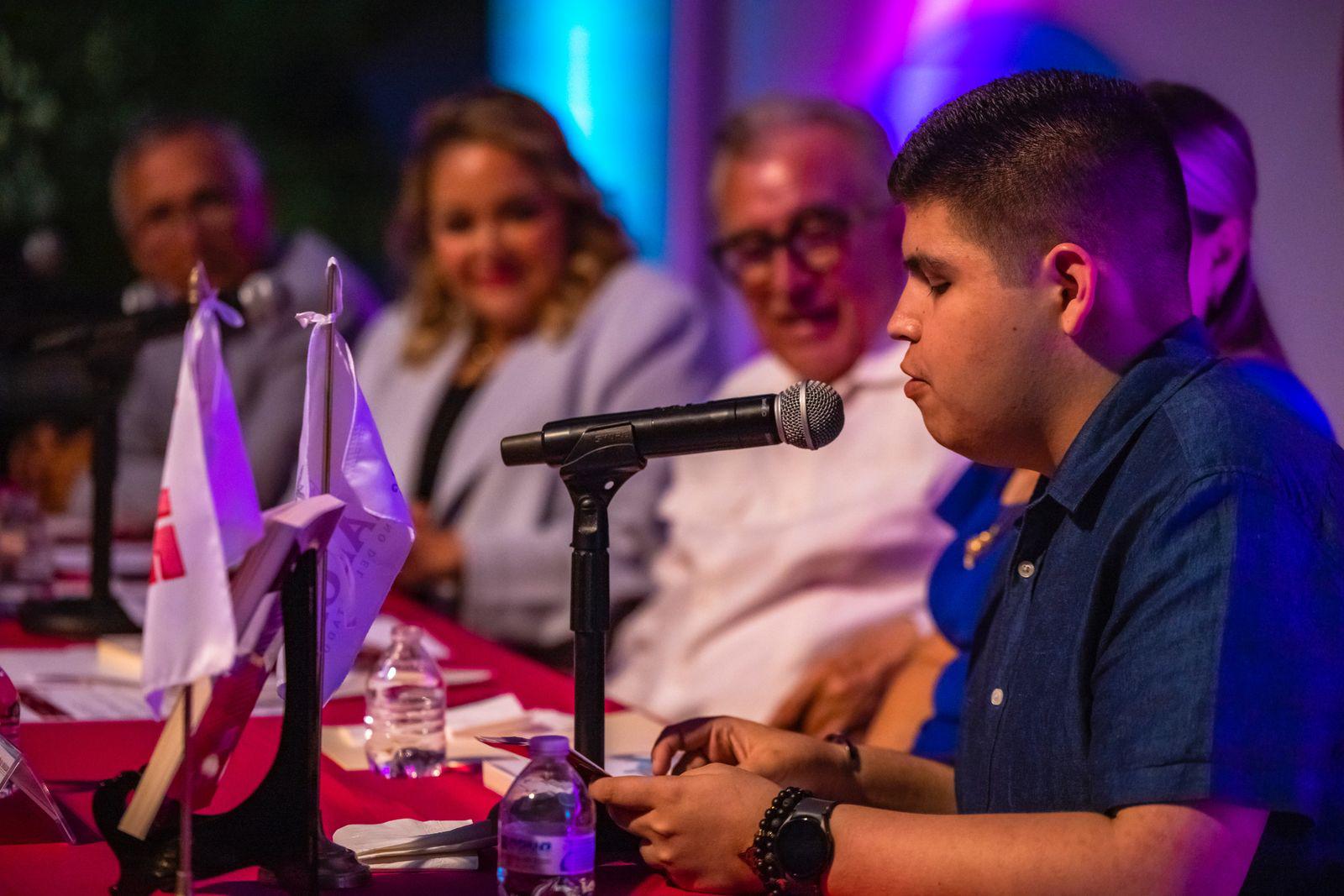 $!Presentan libro ‘Autismo, de la bruma a la esperanza’, que relata testimonios de familias de personas con autismo