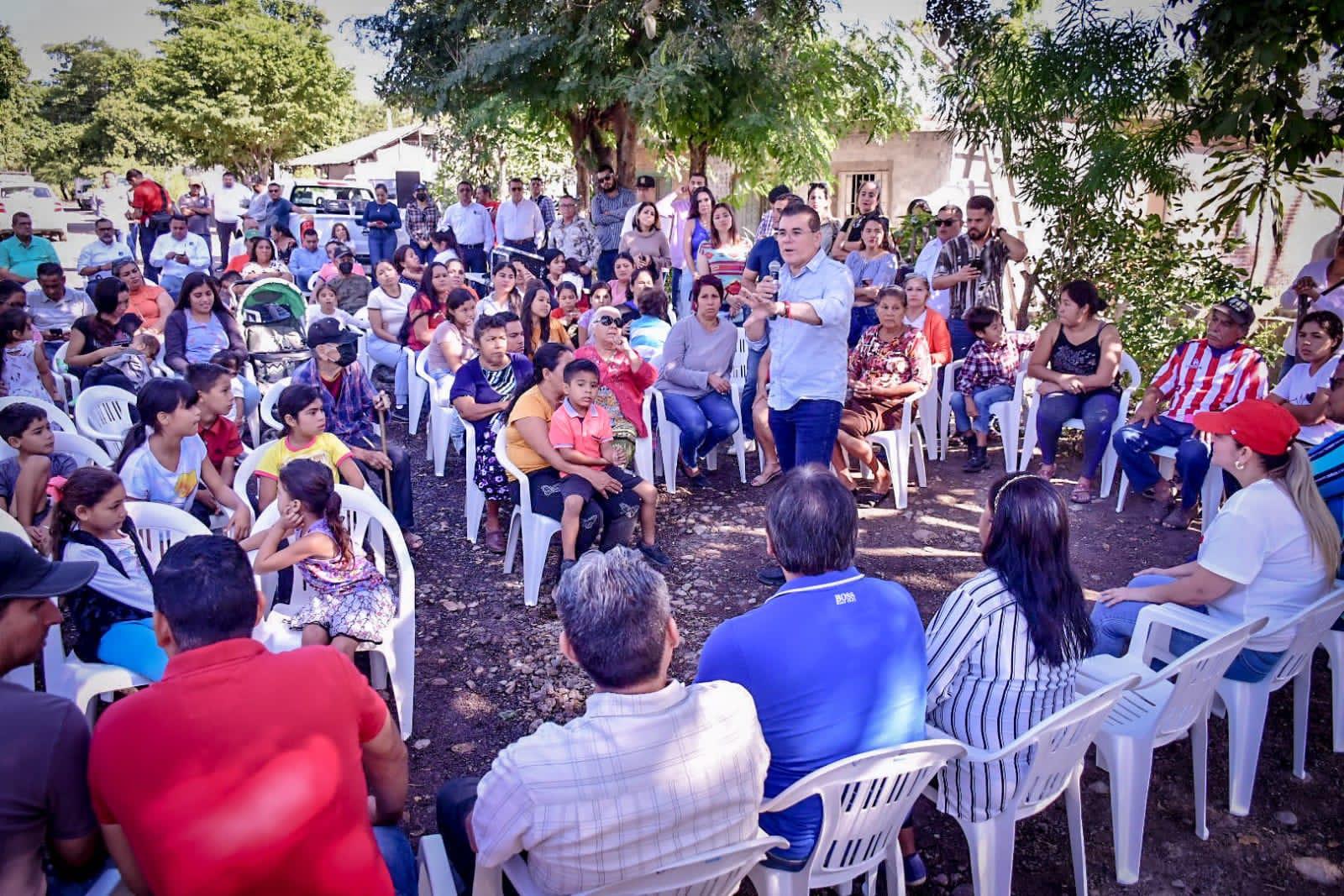 $!Promete Alcalde de Mazatlán escuchar y atender con hechos los problemas de la zona rural