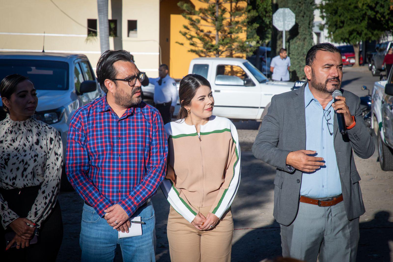 $!Inician construcción de calle en La Conquista y entregan pavimentación en Aguaruto, Culiacán