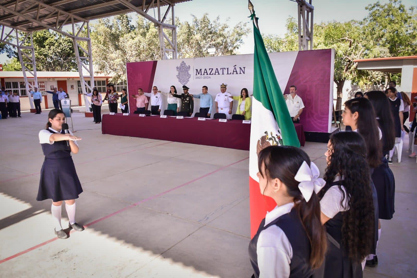 $!Llega el Lunes Cívico a secundaria de Valle Bonito, en Mazatlán