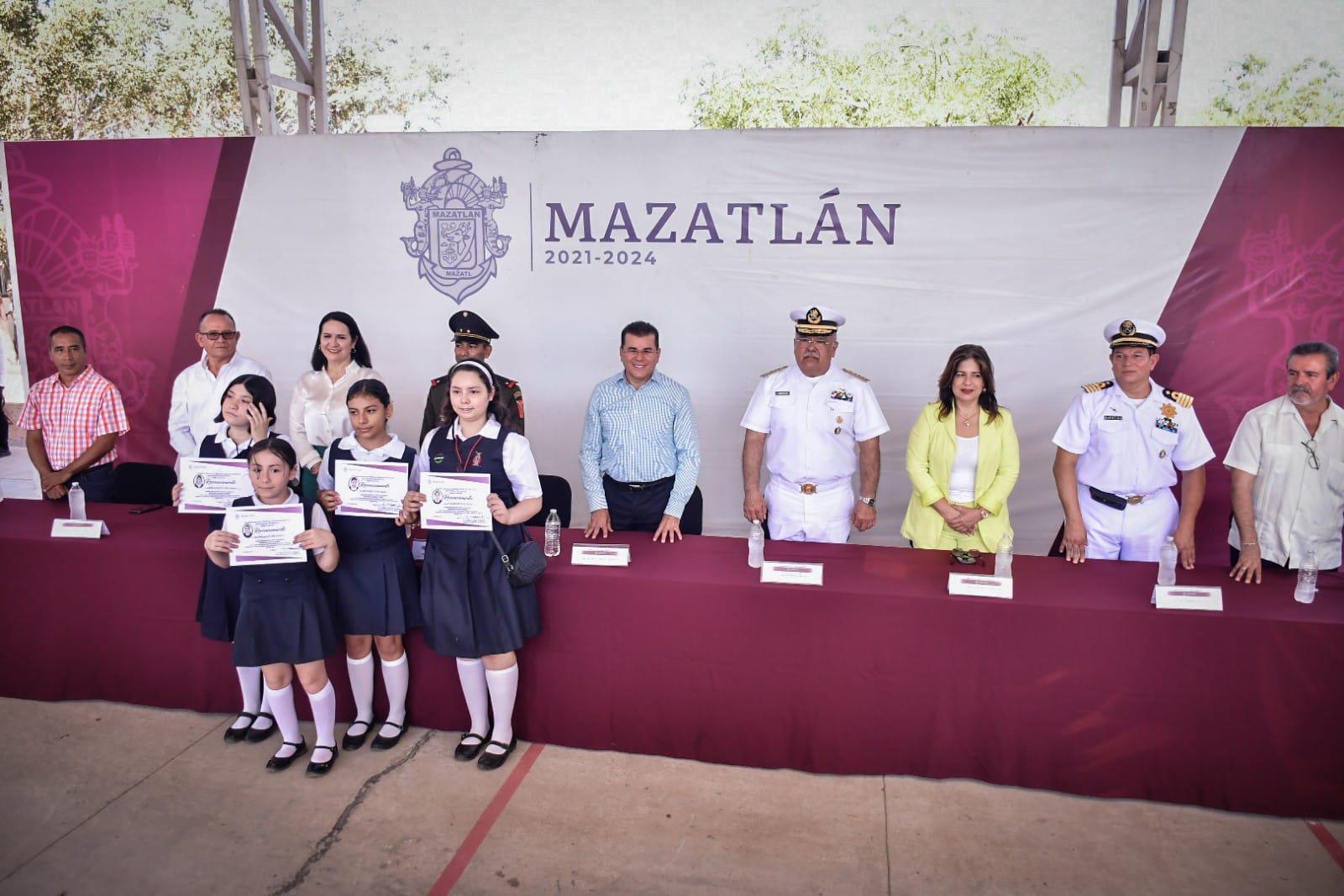$!Llega el Lunes Cívico a secundaria de Valle Bonito, en Mazatlán