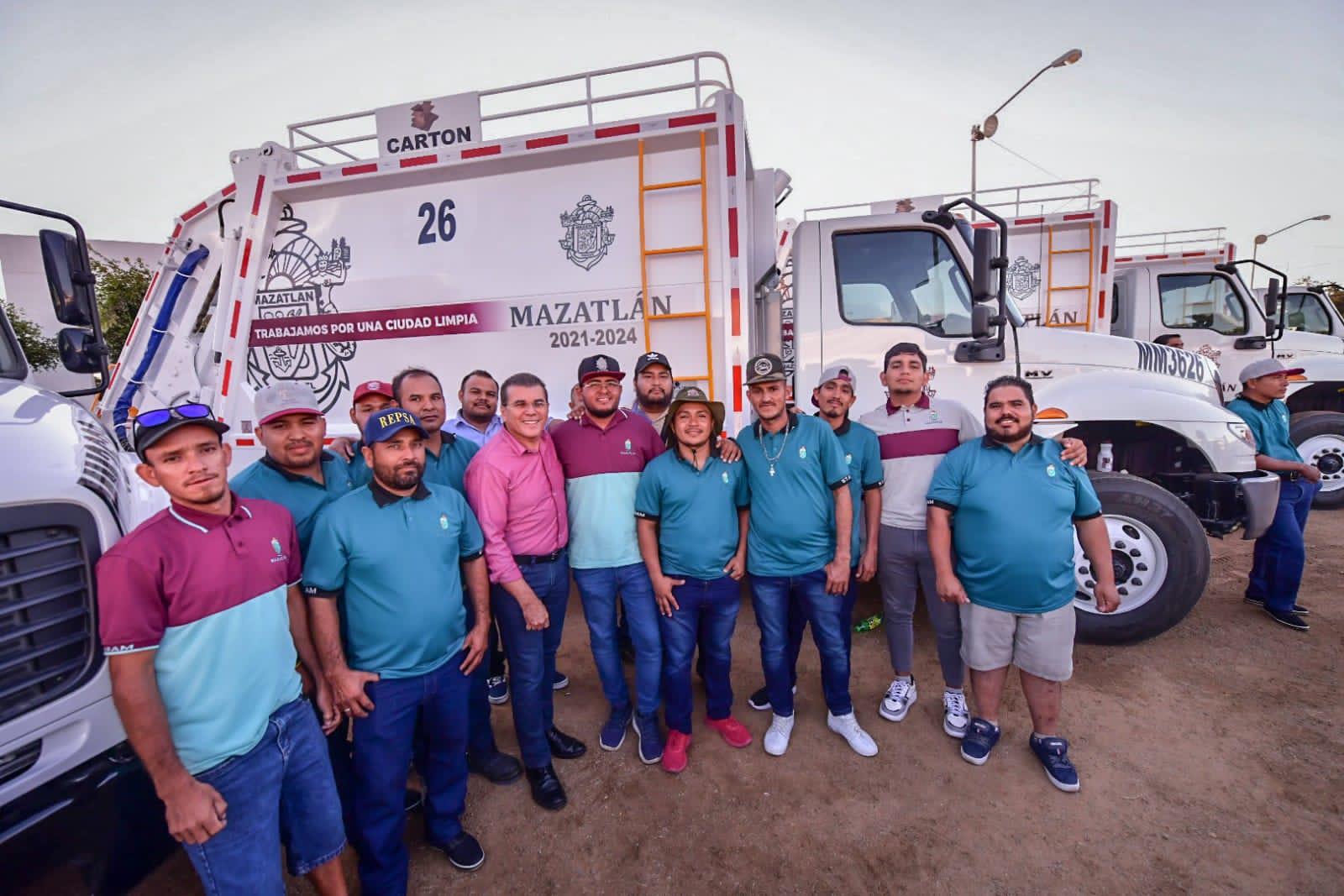 $!Recibe Mazatlán 15 nuevos camiones recolectores de basura