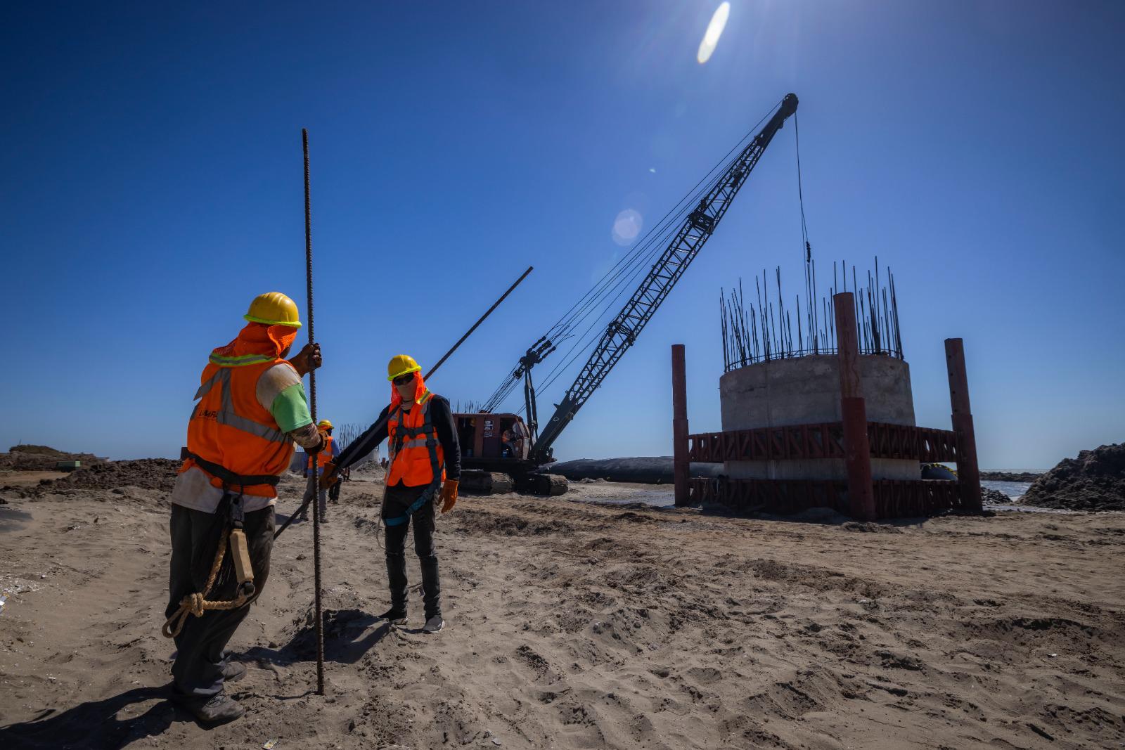$!Supervisa Rocha Moya avance del puente Bellavista-Boca del Río-Las Glorias, en Guasave