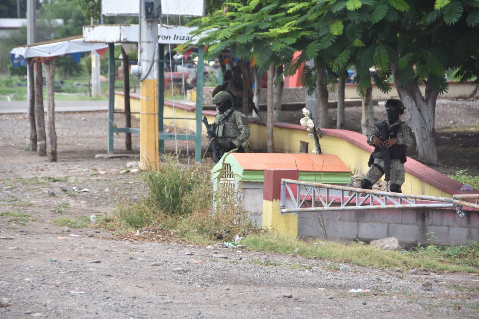 $!Van 6 muertos tras enfrentamiento entre militares y civiles en Quilá, en Culiacán; confirman aseguramiento de vehículos y armas