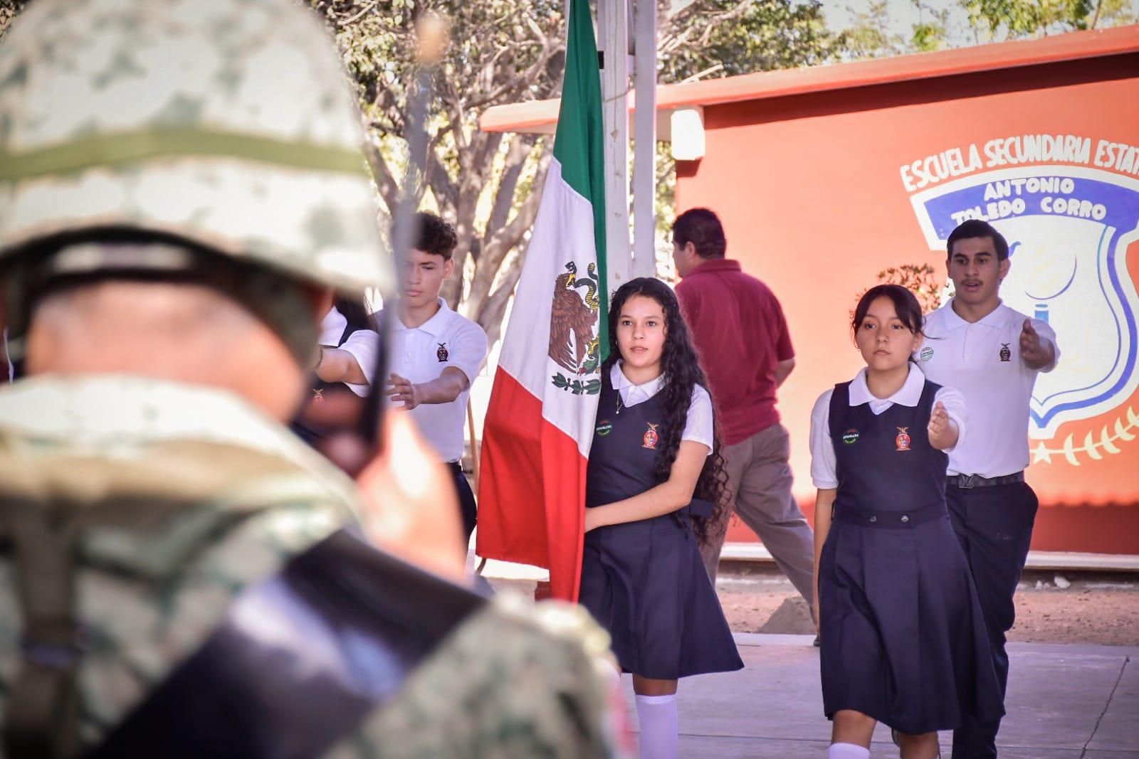 $!Llega el Lunes Cívico a secundaria de Valle Bonito, en Mazatlán