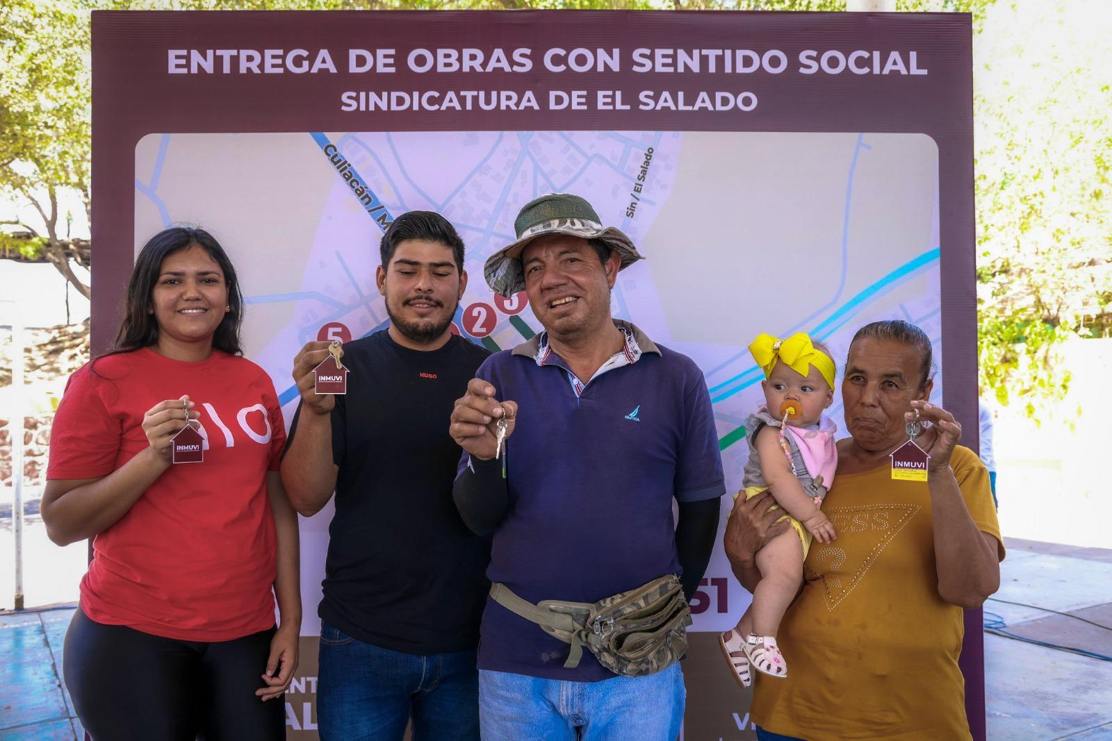 $!Entregan calles pavimentadas y electrificación a ciudadanos de El Salado