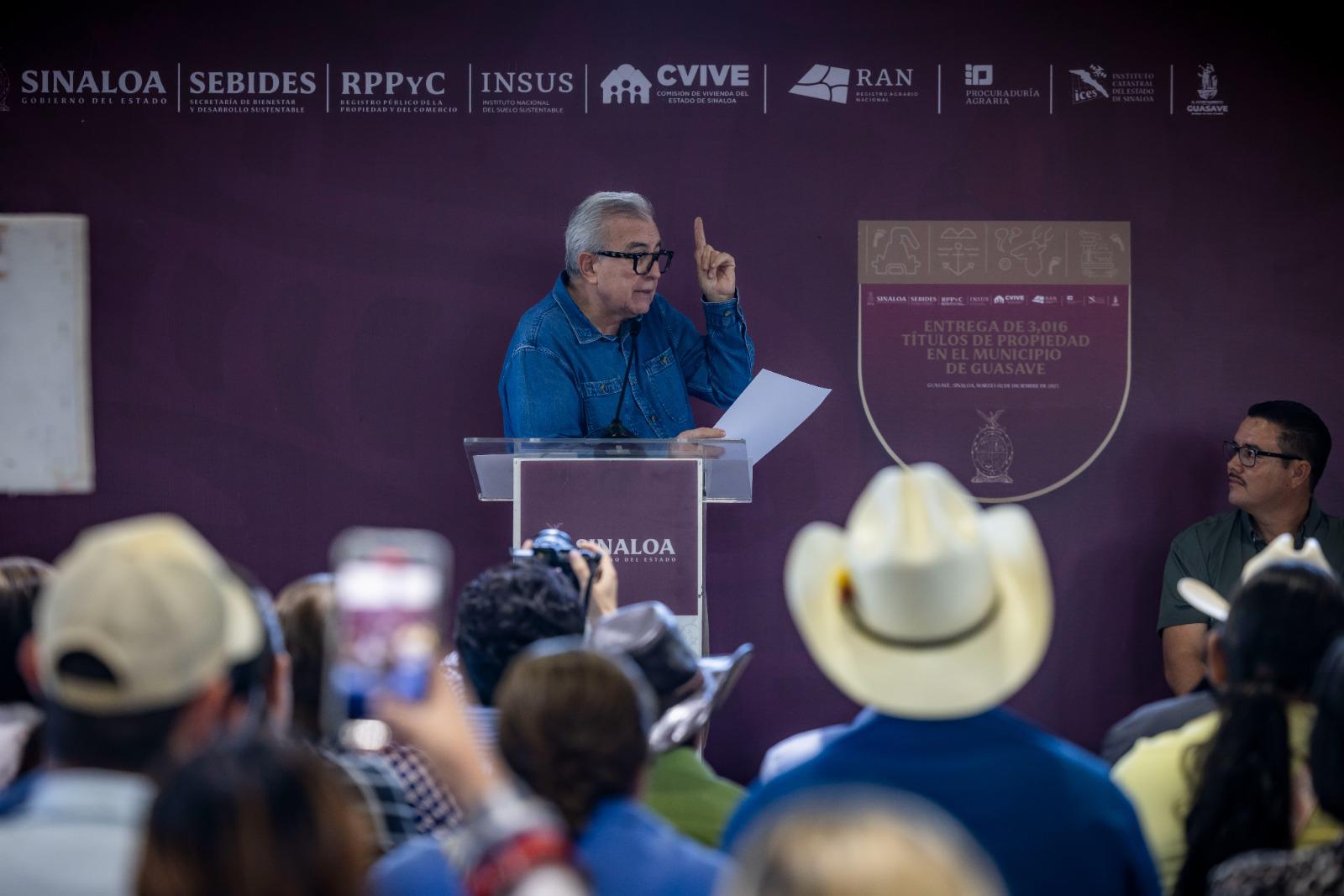 $!Más de 3 mil familias de Guasave reciben sus títulos de propiedad