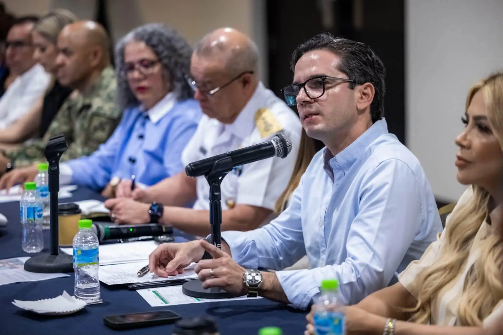 $!Acuerdan gobierno y empresarios estrategia para recuperar seguridad y turismo en Mazatlán